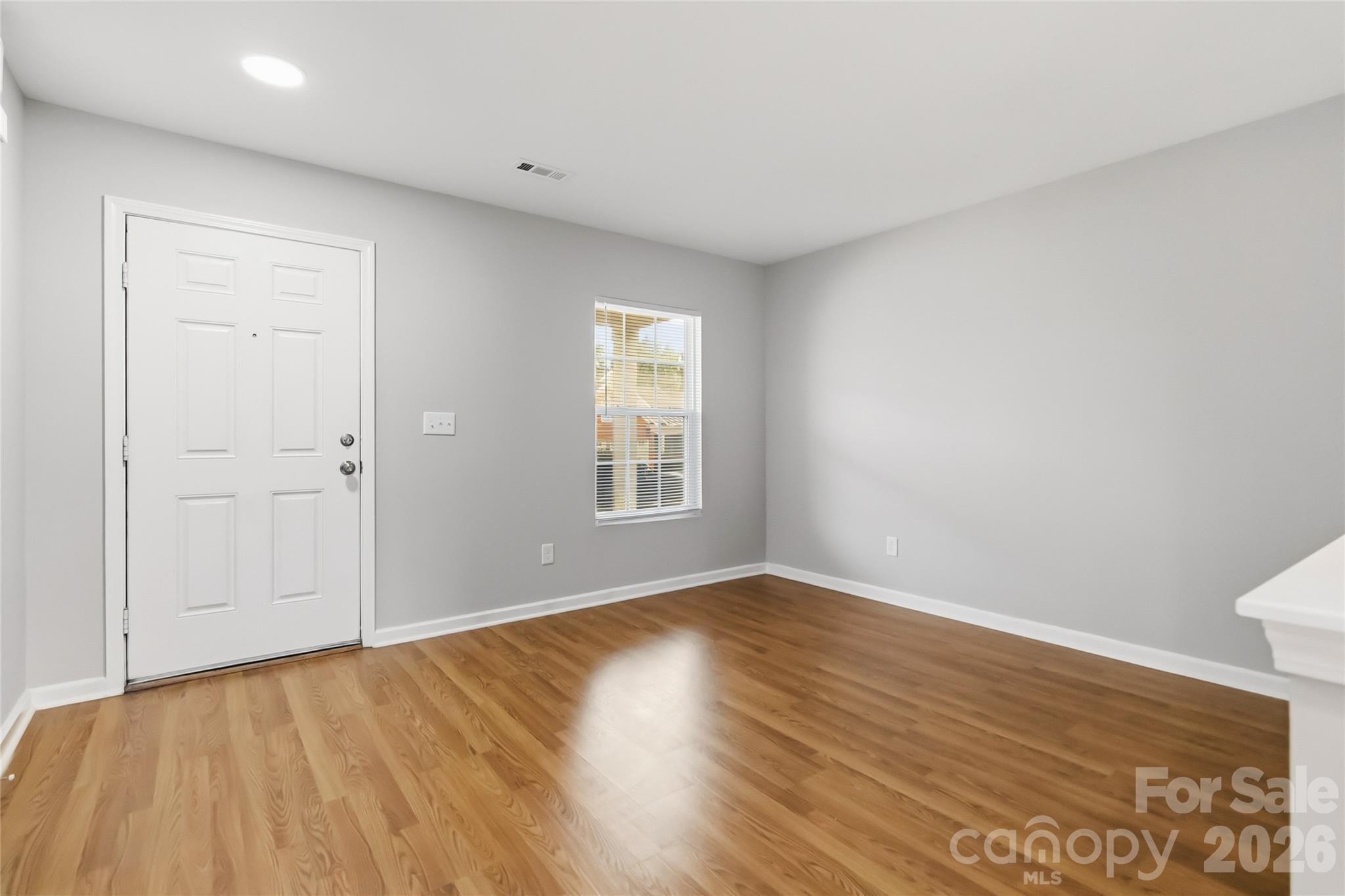 6215 Woodland Commons Drive