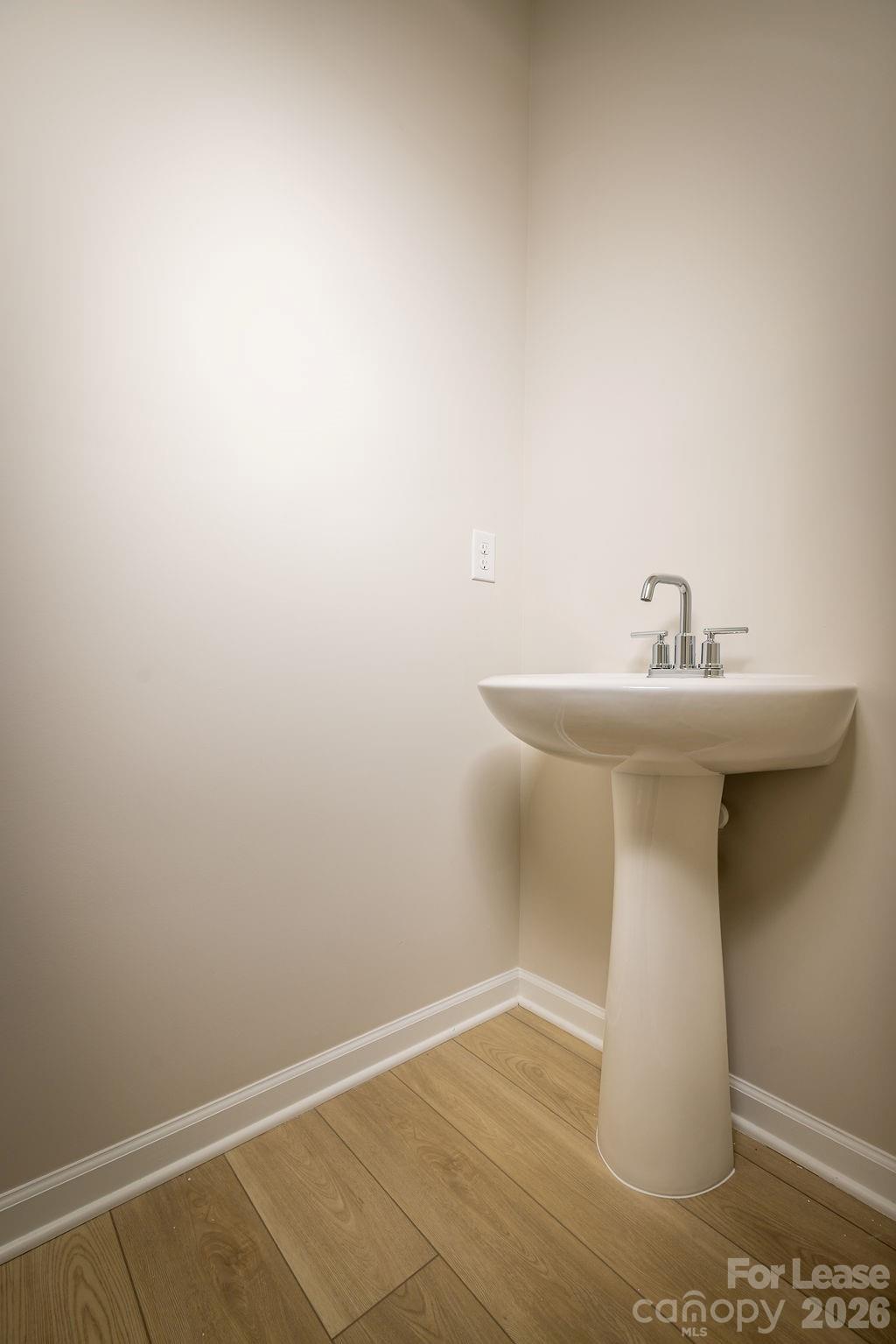 Redhawk - Residential Lease