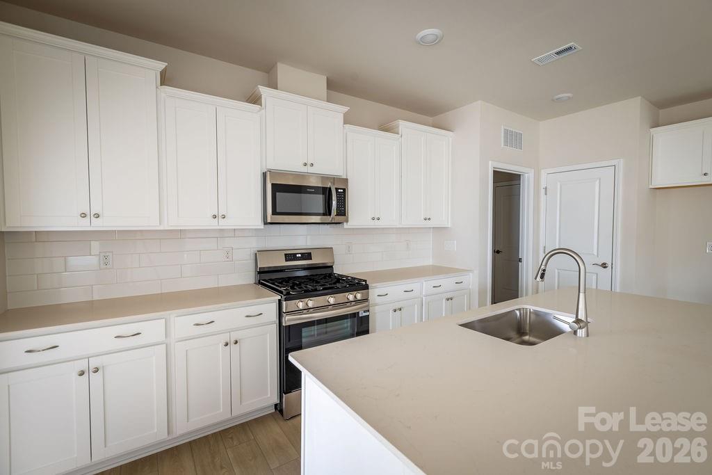 Redhawk - Residential Lease