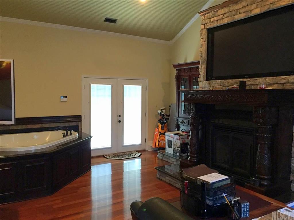 Vesuvius Meadows - Residential