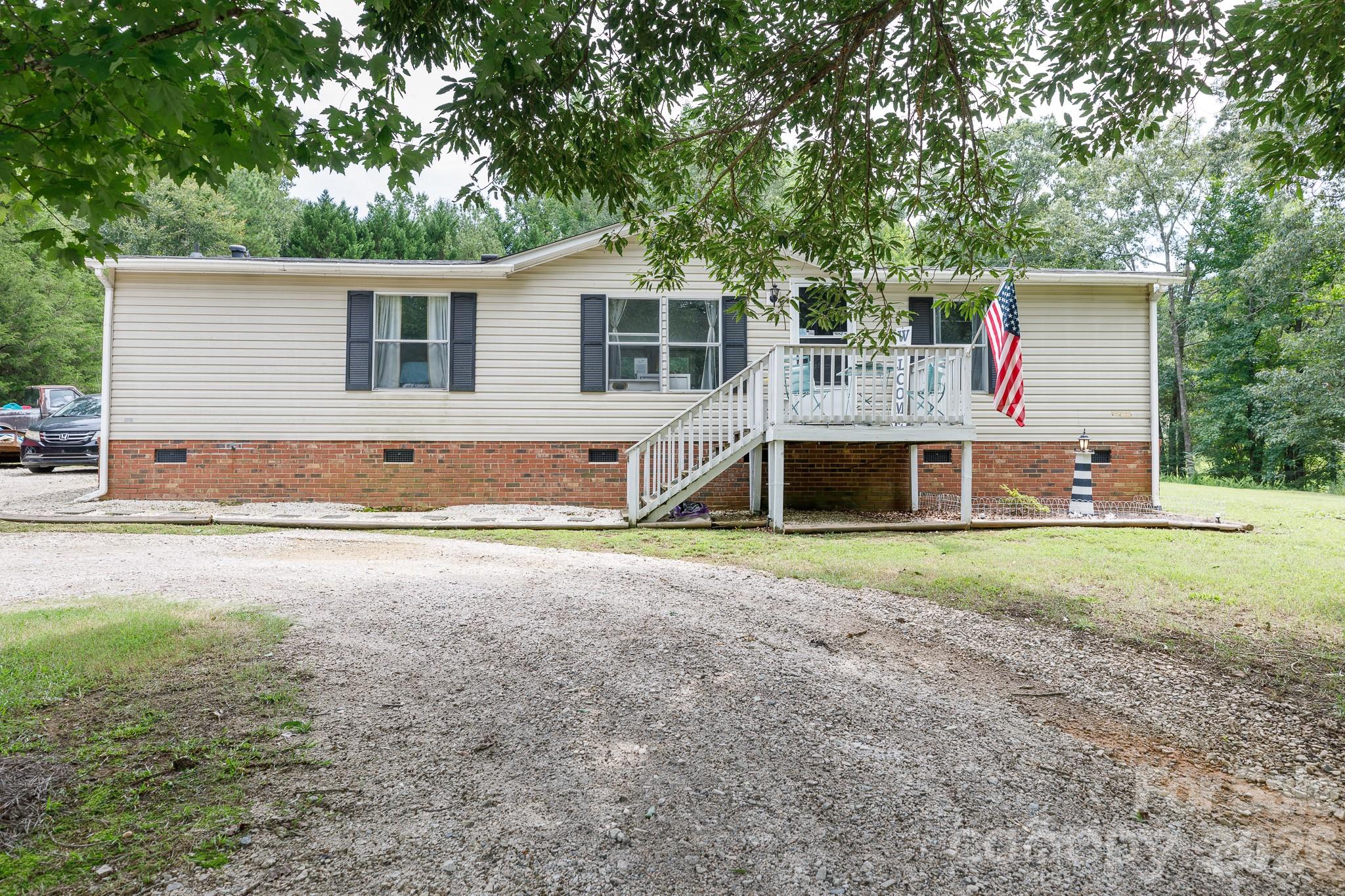 120 Creekstone Lane