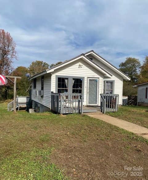 137 BELLVUE Street Forest City NC 28043