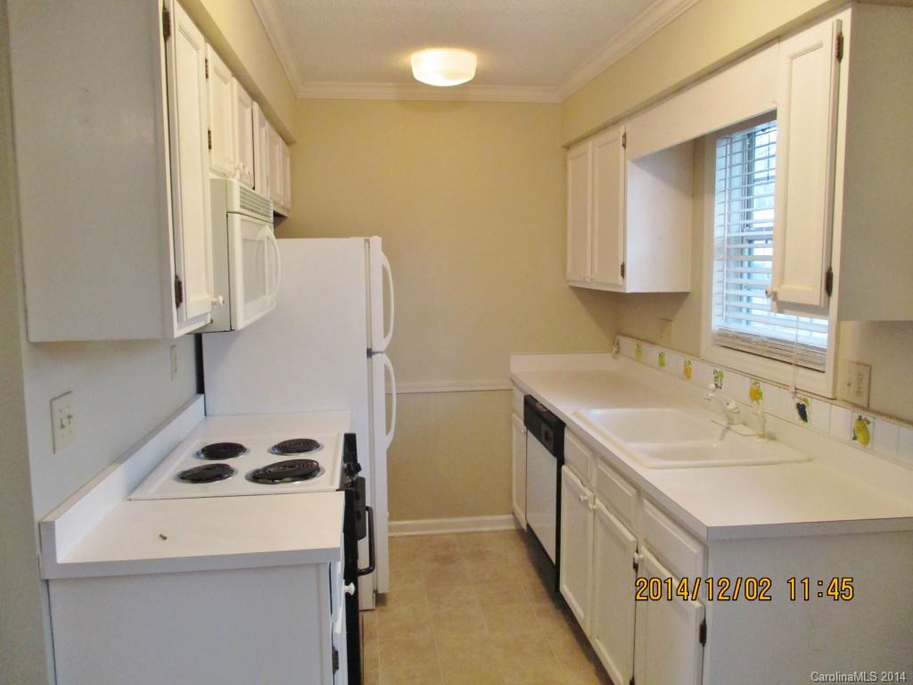 Manor Lake - Residential