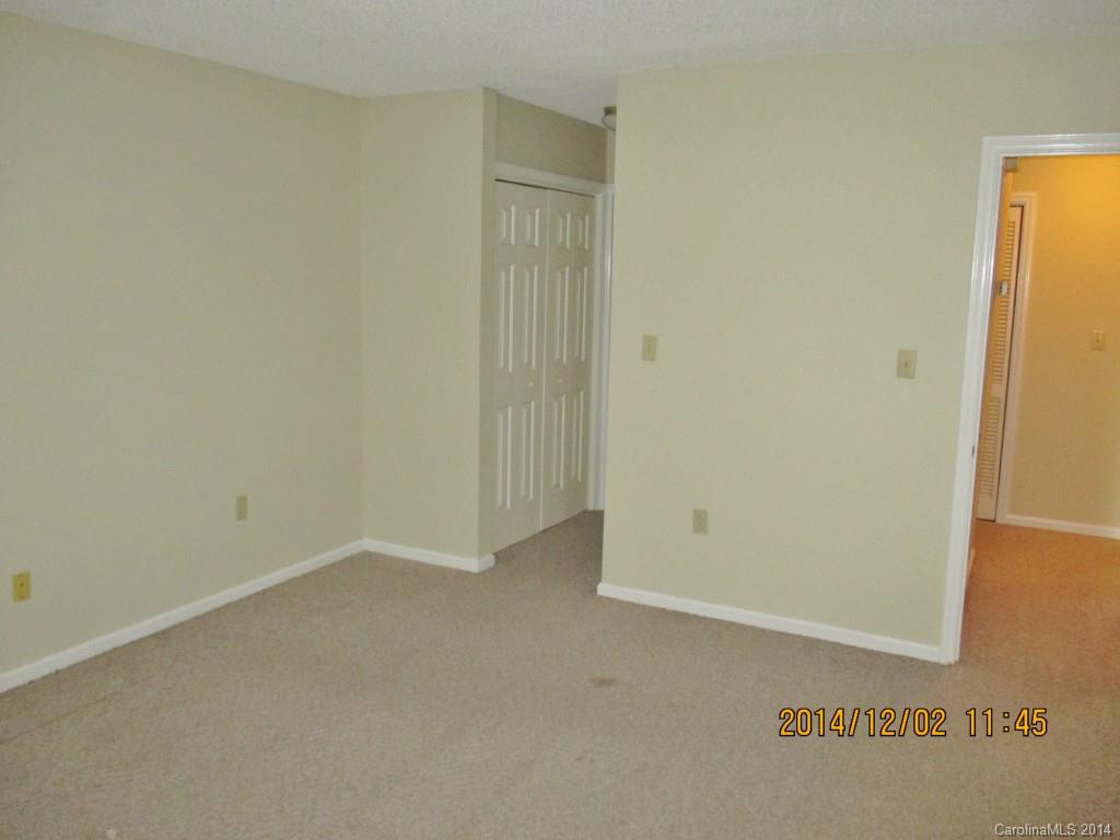 Manor Lake - Residential