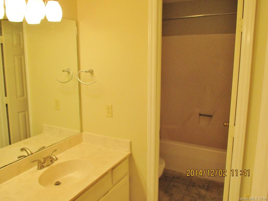 Manor Lake - Residential