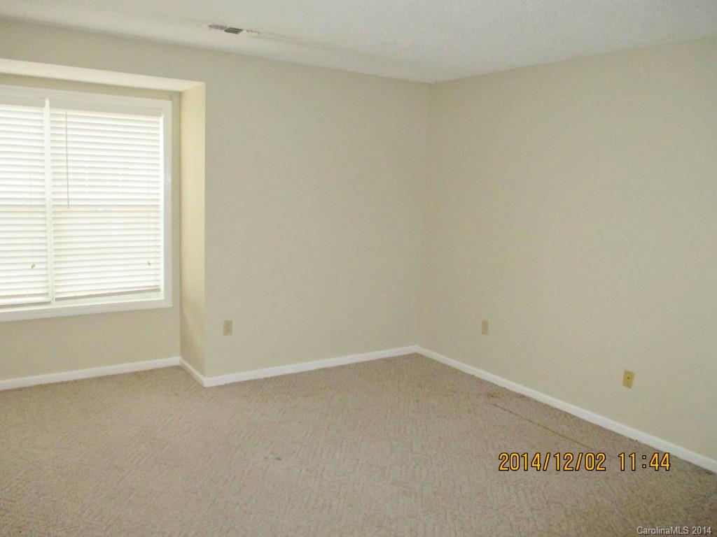 Manor Lake - Residential