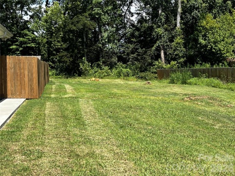 Photo of 2004 B Avenue, Charlotte, NC 28216 (MLS # 4422635)