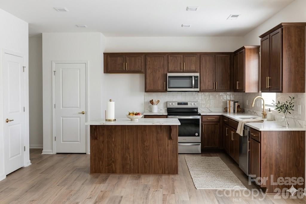 1215 SW Nesters Store Place