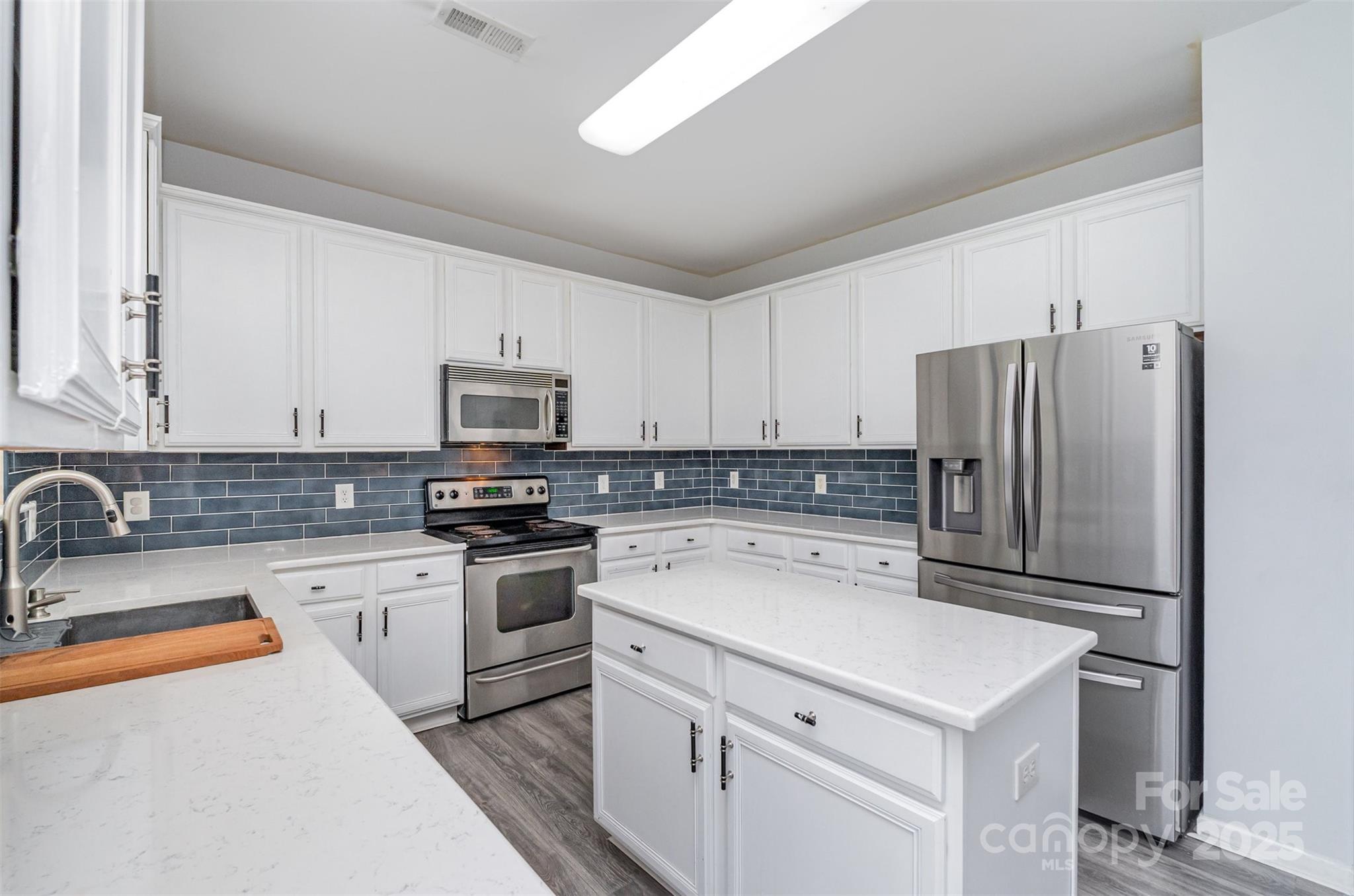 2823 Oakdale Pasture Drive