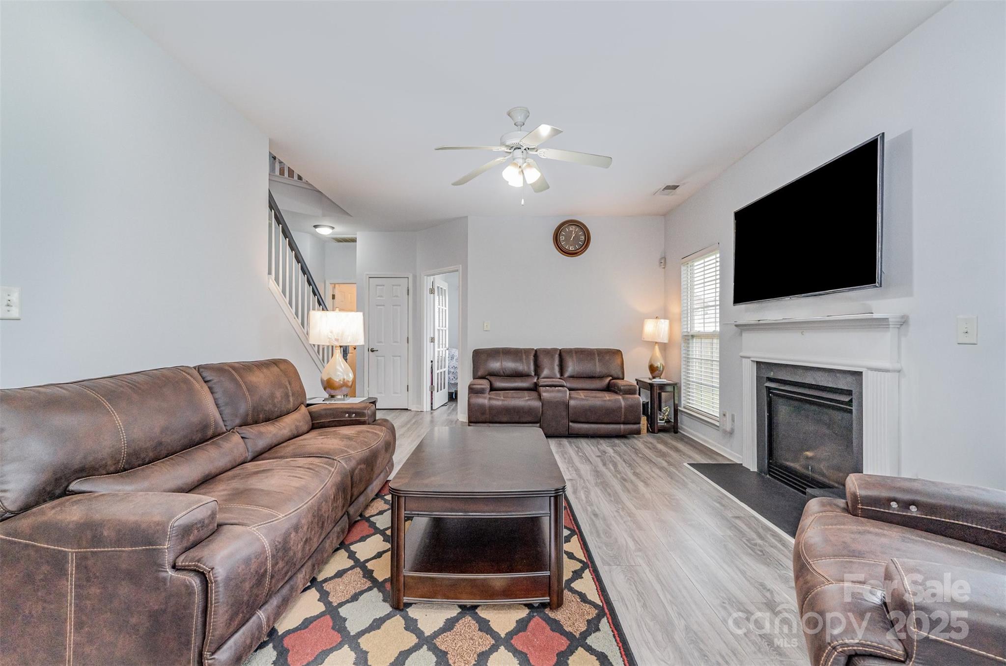 2823 Oakdale Pasture Drive