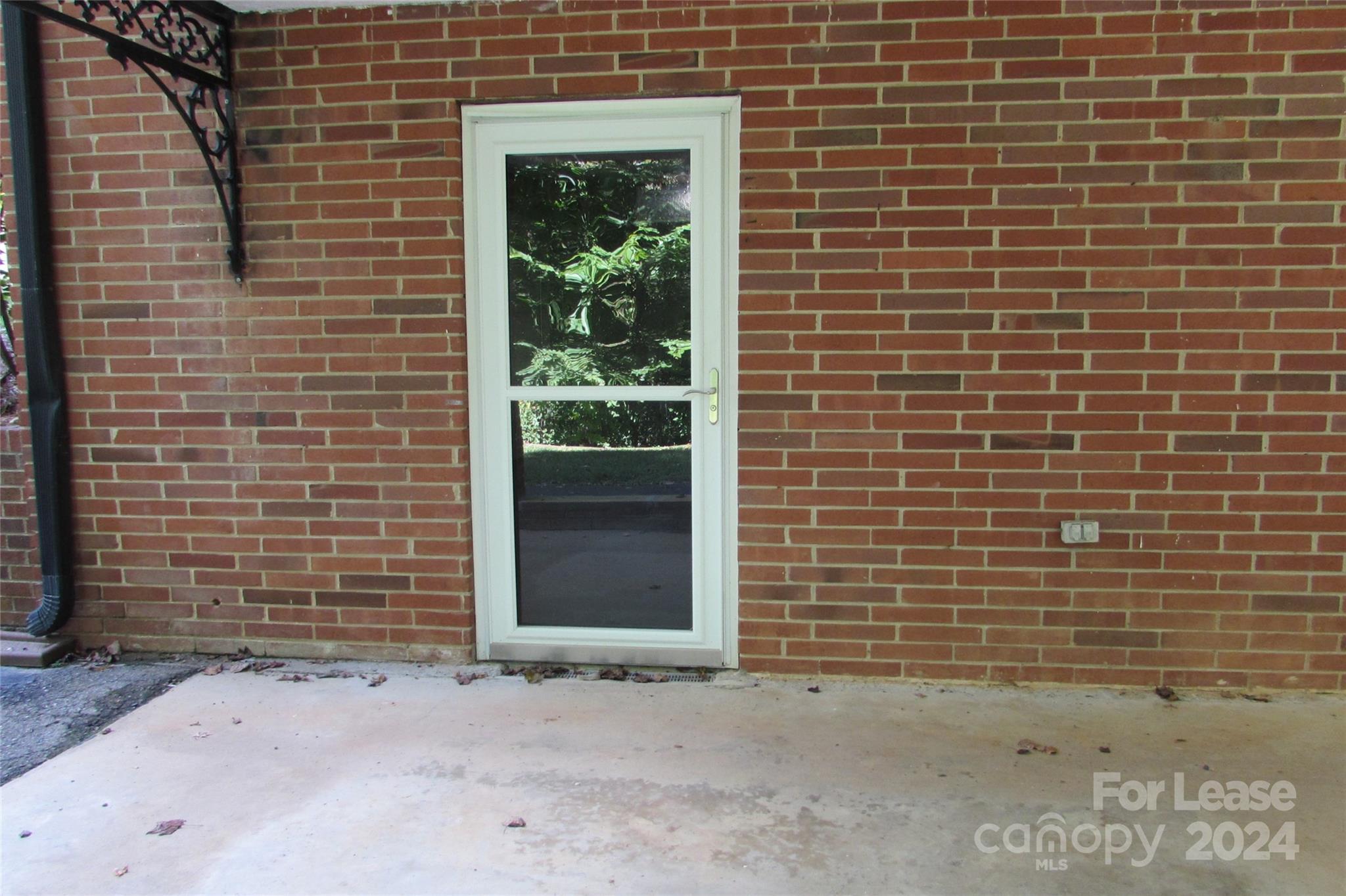 Montclaire - Residential Lease