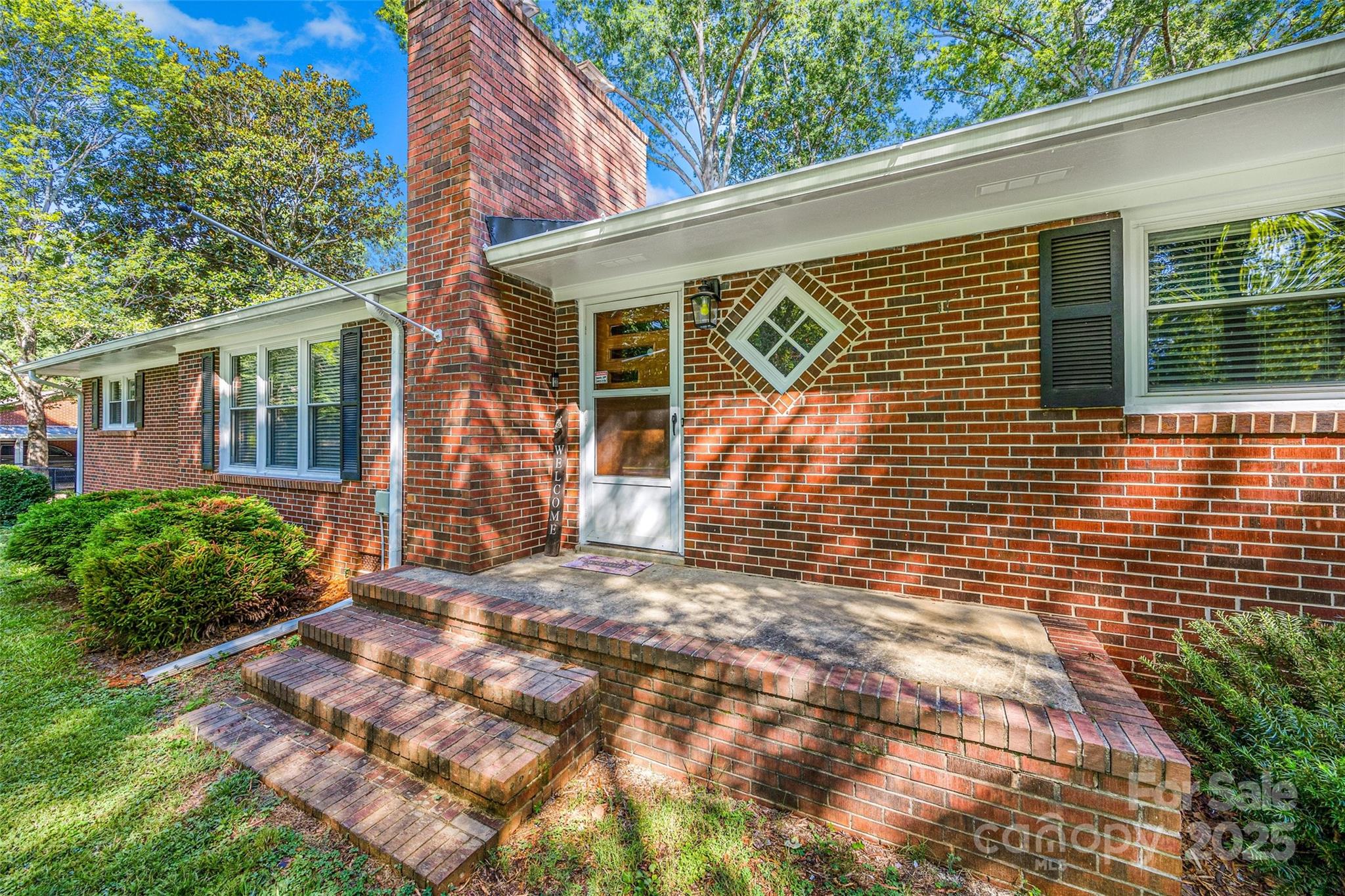 104 Lakeview Drive