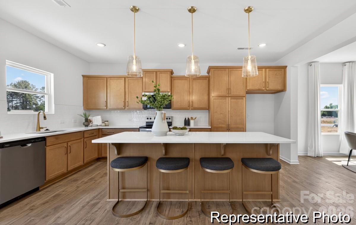 122 E Springhouse Court 16p