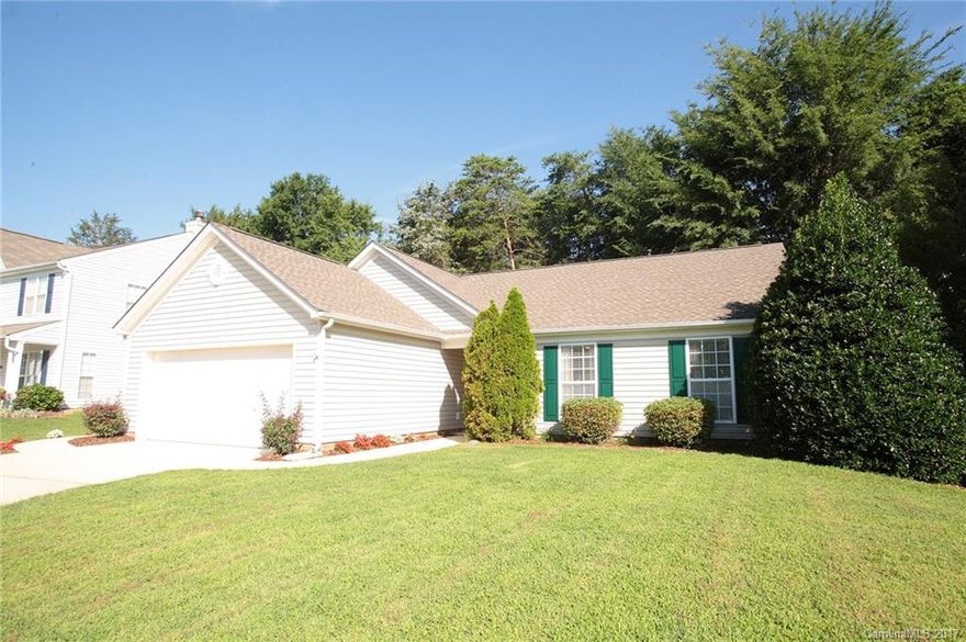 Beautifully designed ranch in desired Steelecreek! Sprawling backyard with built-in play set, fence and patio. Spacious bedrooms with oversized closets. Master suite includes garden tub, gorgeous light and walk-in closet. Upgraded appliances, backsplash and granite countertops. The Crossings offer amazing amenities including community pool, recreational area with playground, club house and walking trails. Conveniently located to Rivergate shopping, dining, entertaining and airport.