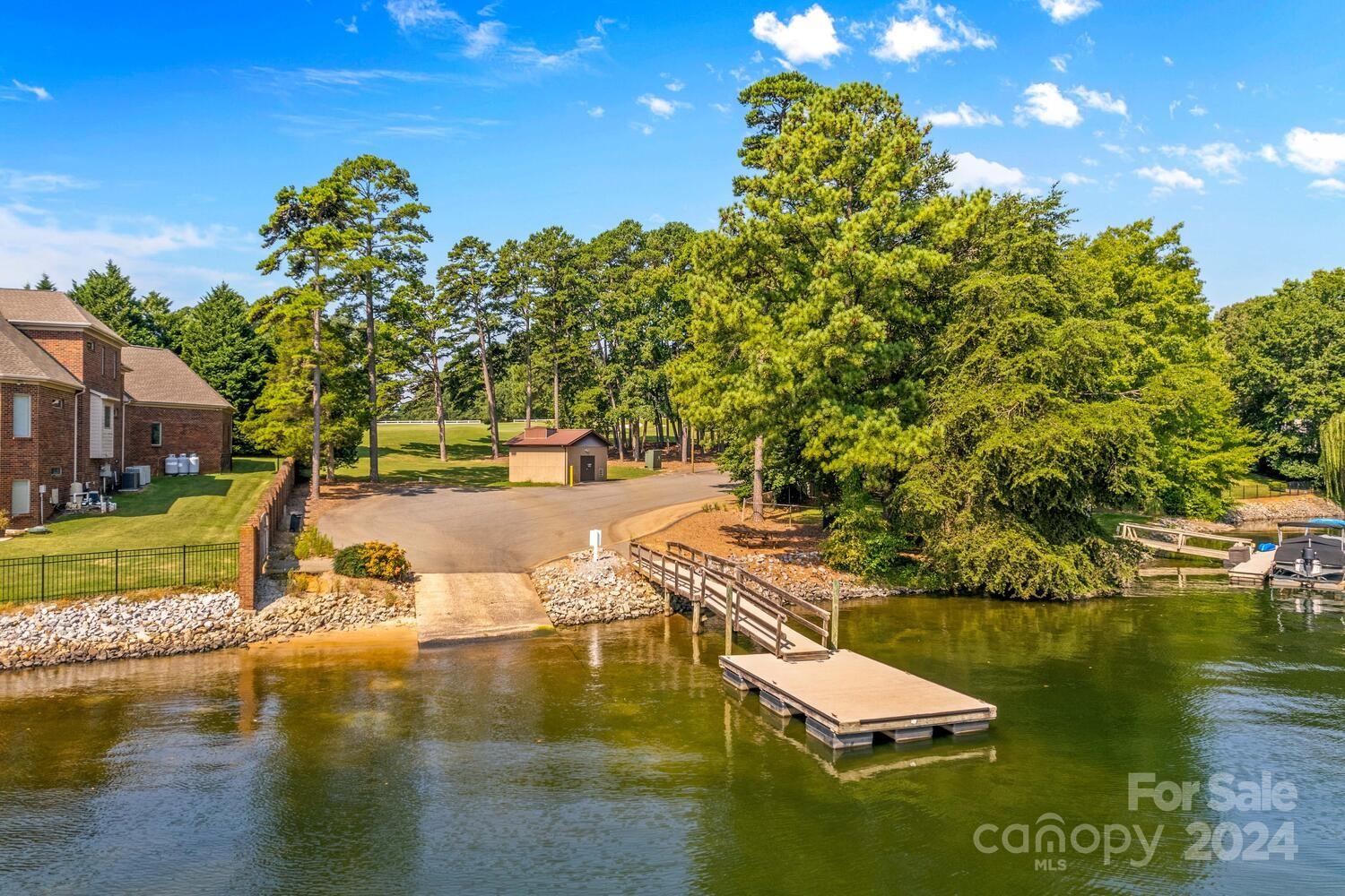 Cowans Ford Country Club - Residential