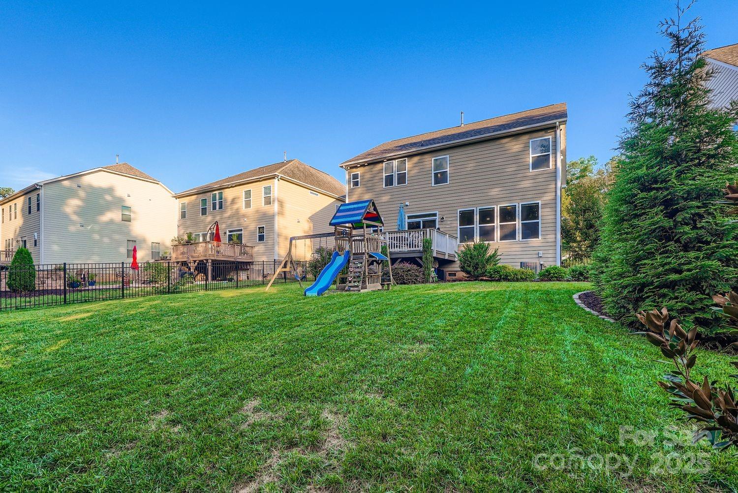 Woodlands Creek - Residential