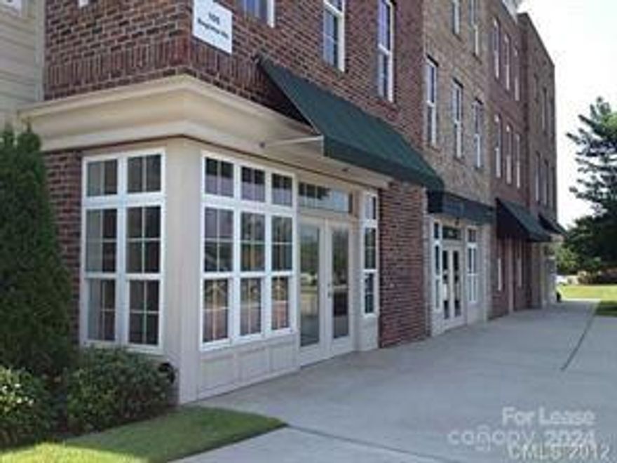 Refinished interiors, fresh paint, 3bd 2.5 ba Townhome rental in Morrison Plantation, sought after Mooresville location! Walk to groceries, banking & shopping!!! Great Schools. Easy access to I77.