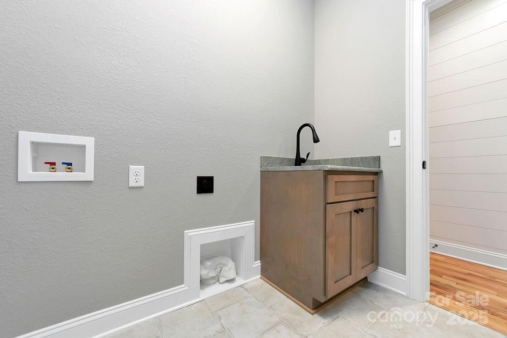 Connestee Falls - Residential