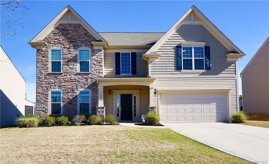 Immaculate home located minutes to Ballantyne. This open floor plan offers hardwoods, 2 story foyer, formal dining , bonus room, office on main level, covered patio, fenced yard & more! You'll love entertaining at this one! Low county taxes, great schools, community pool & playground.