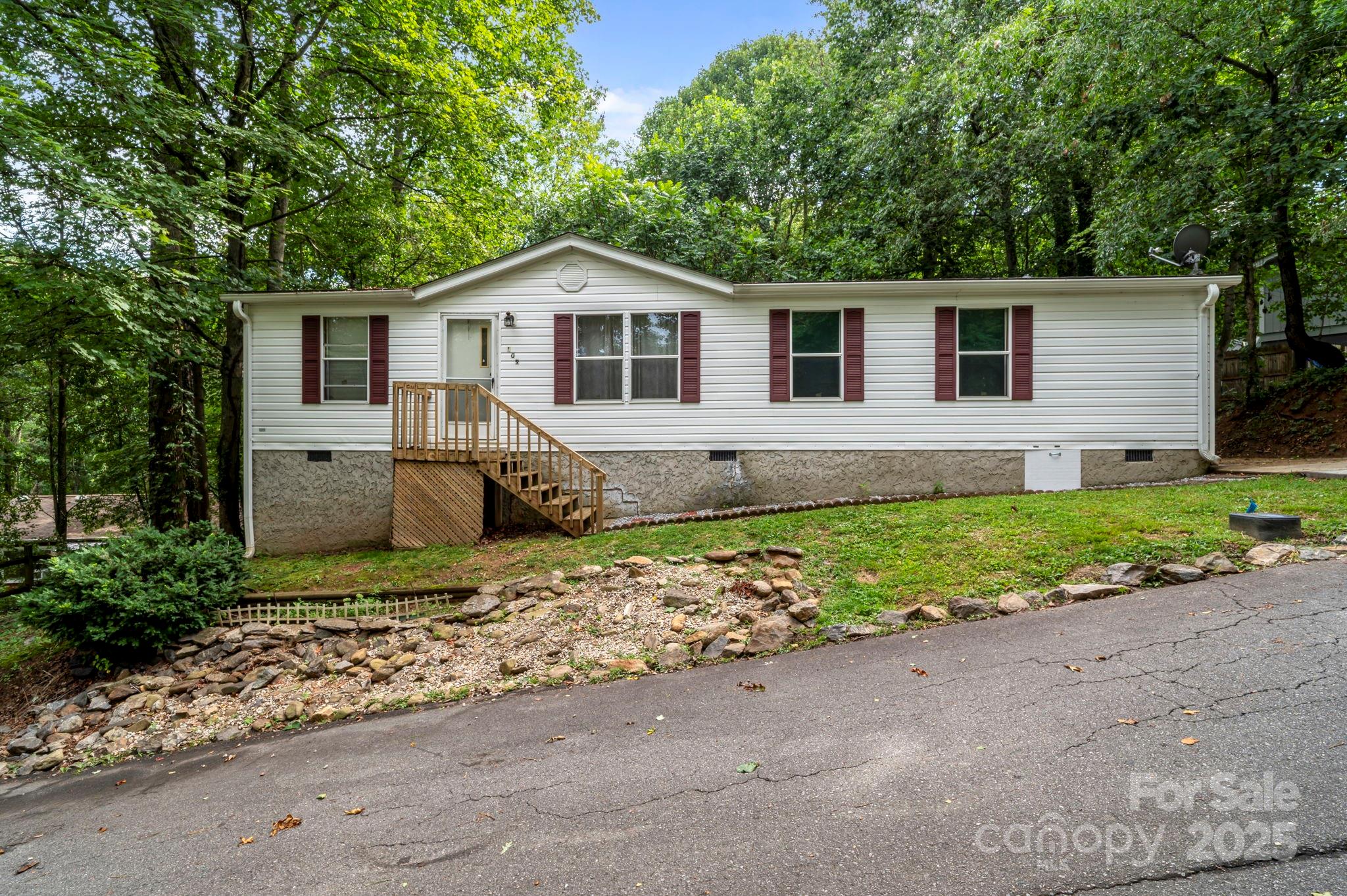 109 Mockingbird Circle