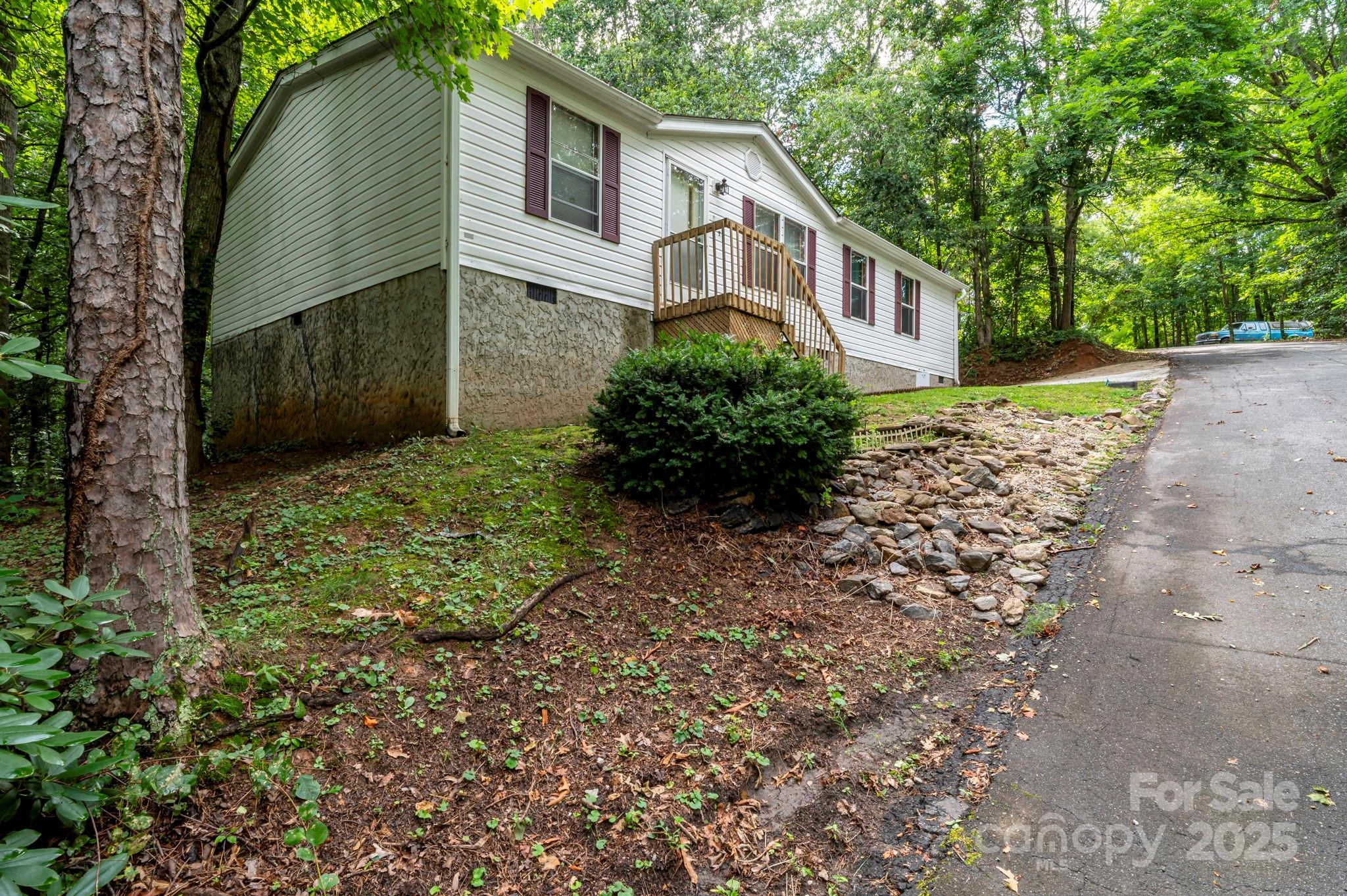 109 Mockingbird Circle