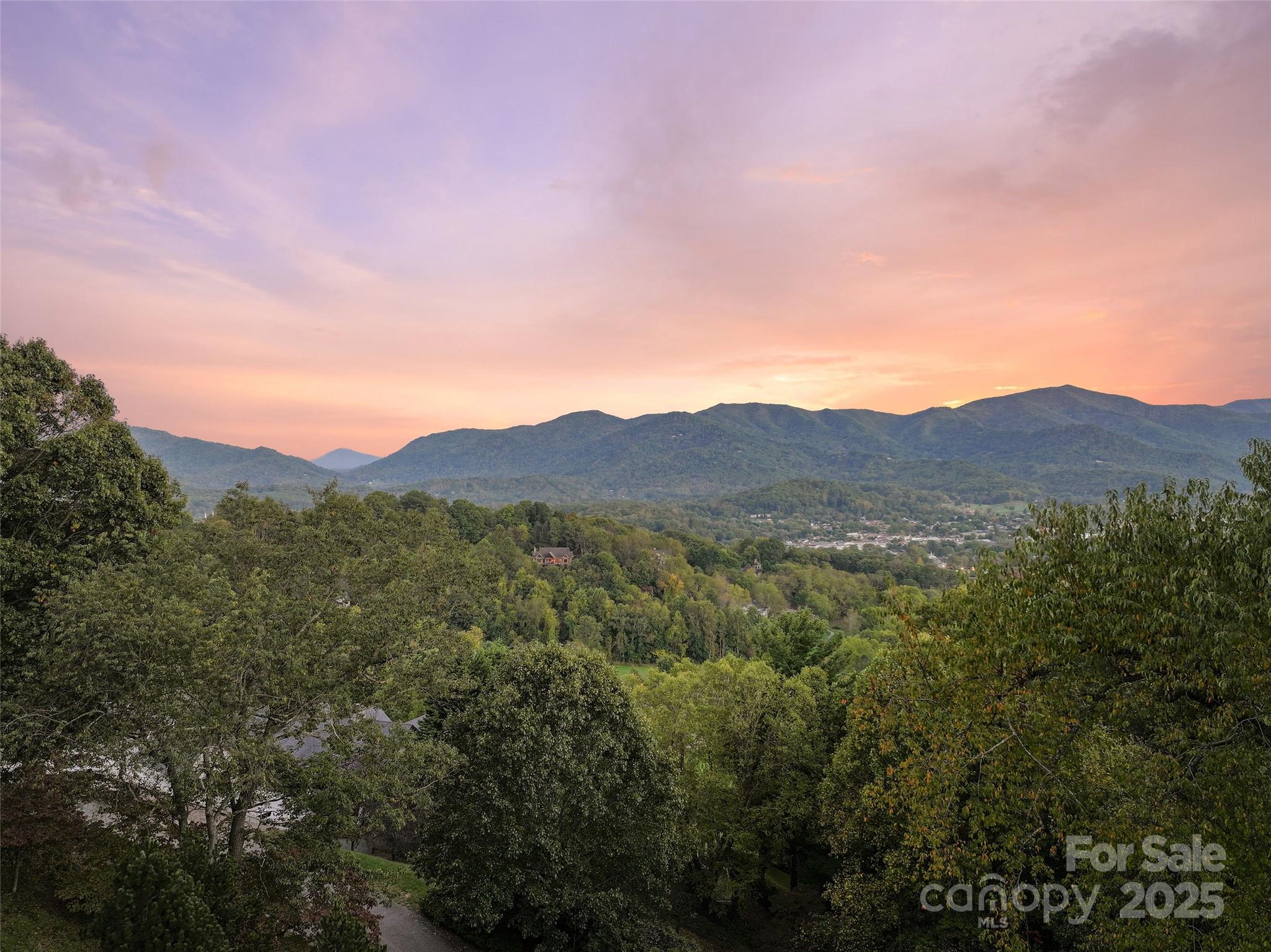 Laurel Ridge Country Club - Residential