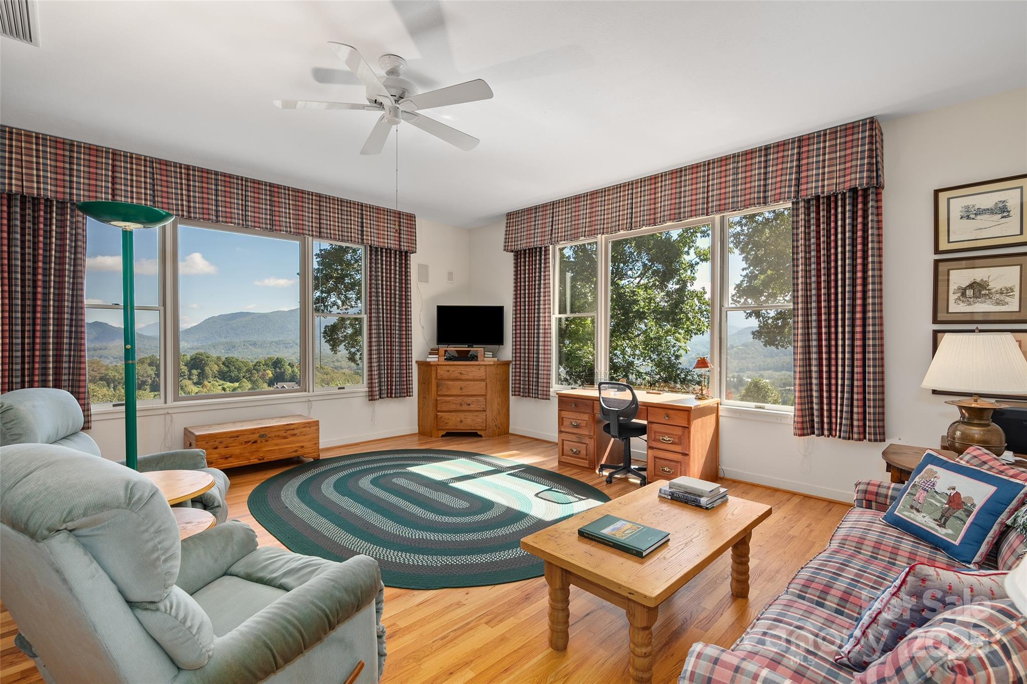 Laurel Ridge Country Club - Residential