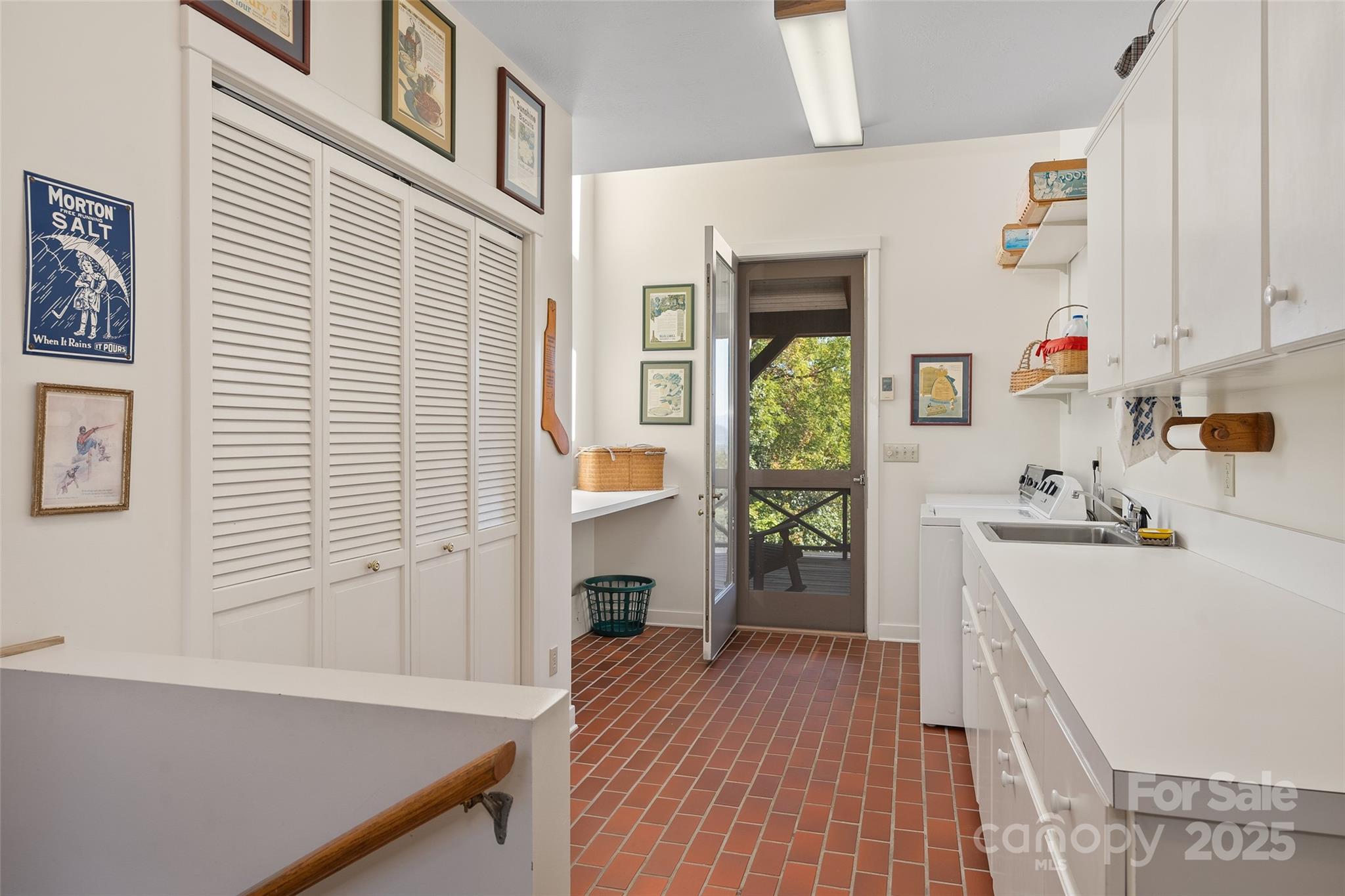 Laurel Ridge Country Club - Residential