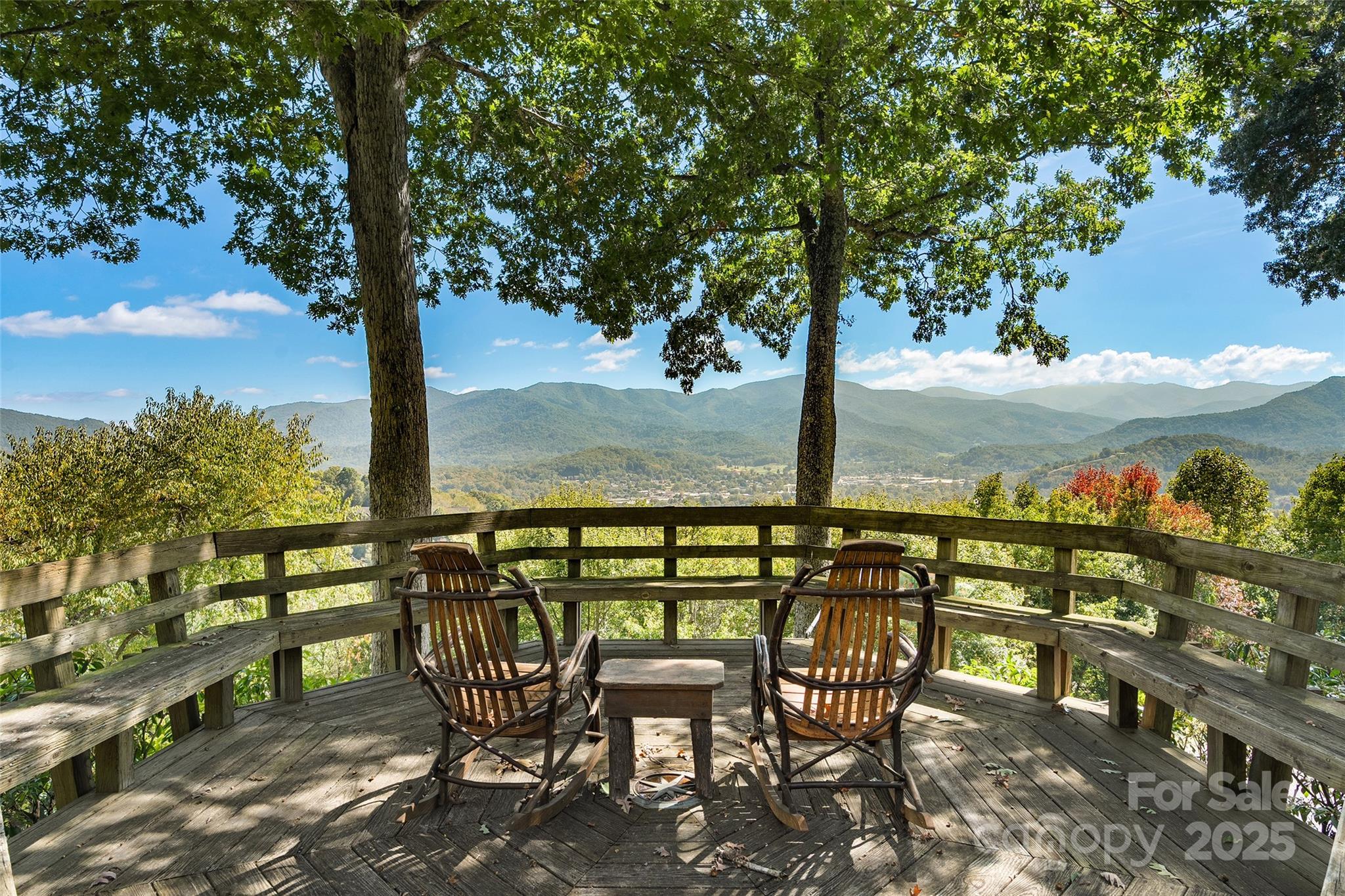 Laurel Ridge Country Club - Residential