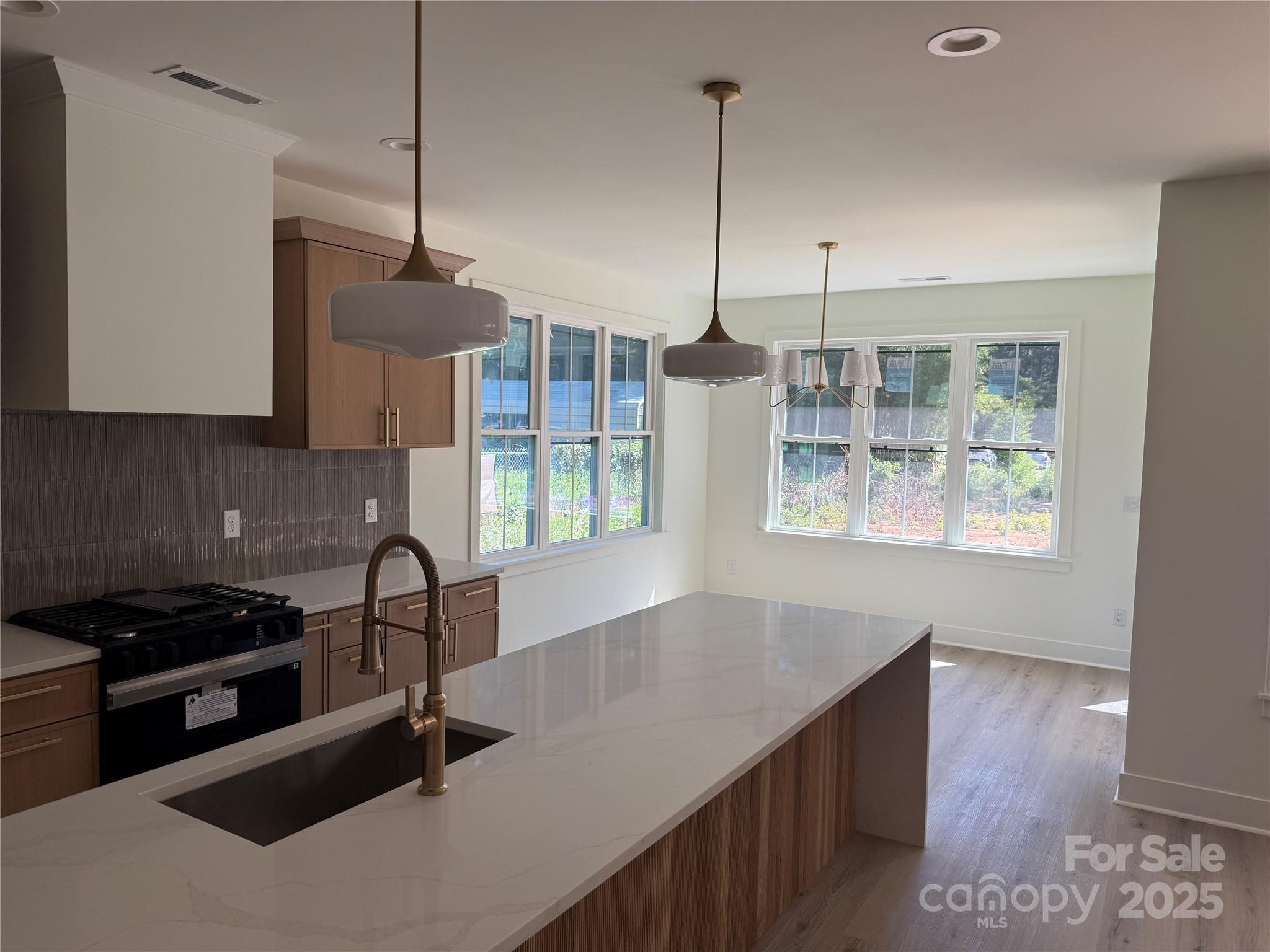 127 Hazelton Loop