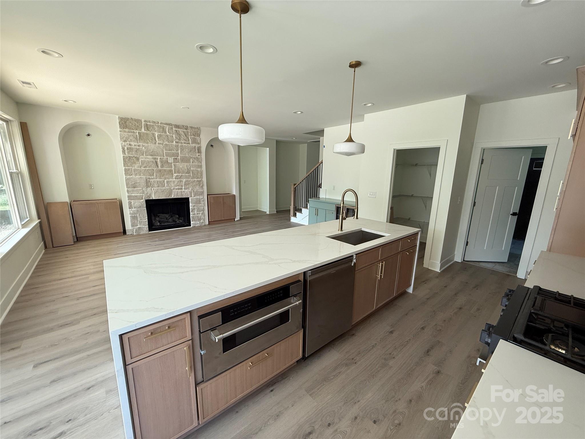 127 Hazelton Loop