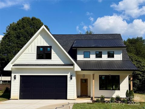 Photo of 127 Hazelton Loop, Mooresville, NC 28117 (MLS # 4315391)