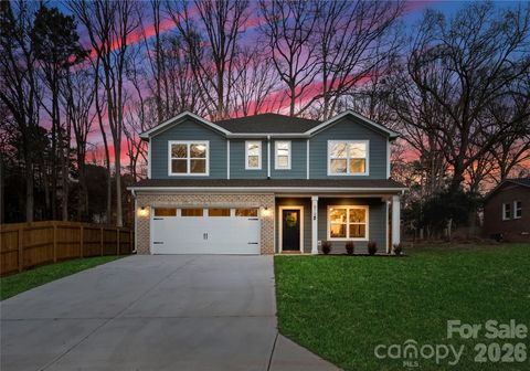 Photo of 5549 Manning Road, Charlotte, NC 28269 (MLS # 4368072)