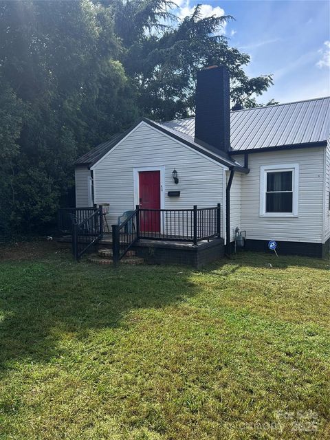 136 S Broadway Street Forest City NC 28043