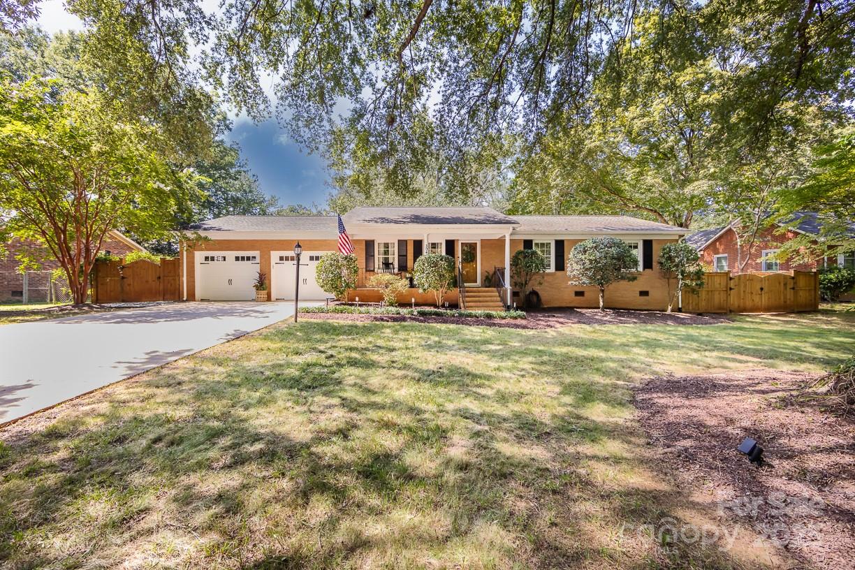 304 Hillcrest Drive