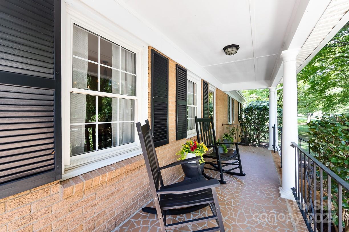 304 Hillcrest Drive