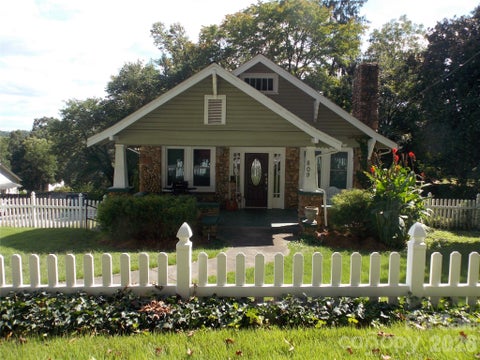 Photo of 809 Grove Avenue, Lenoir, NC 28645 (MLS # 4431508)