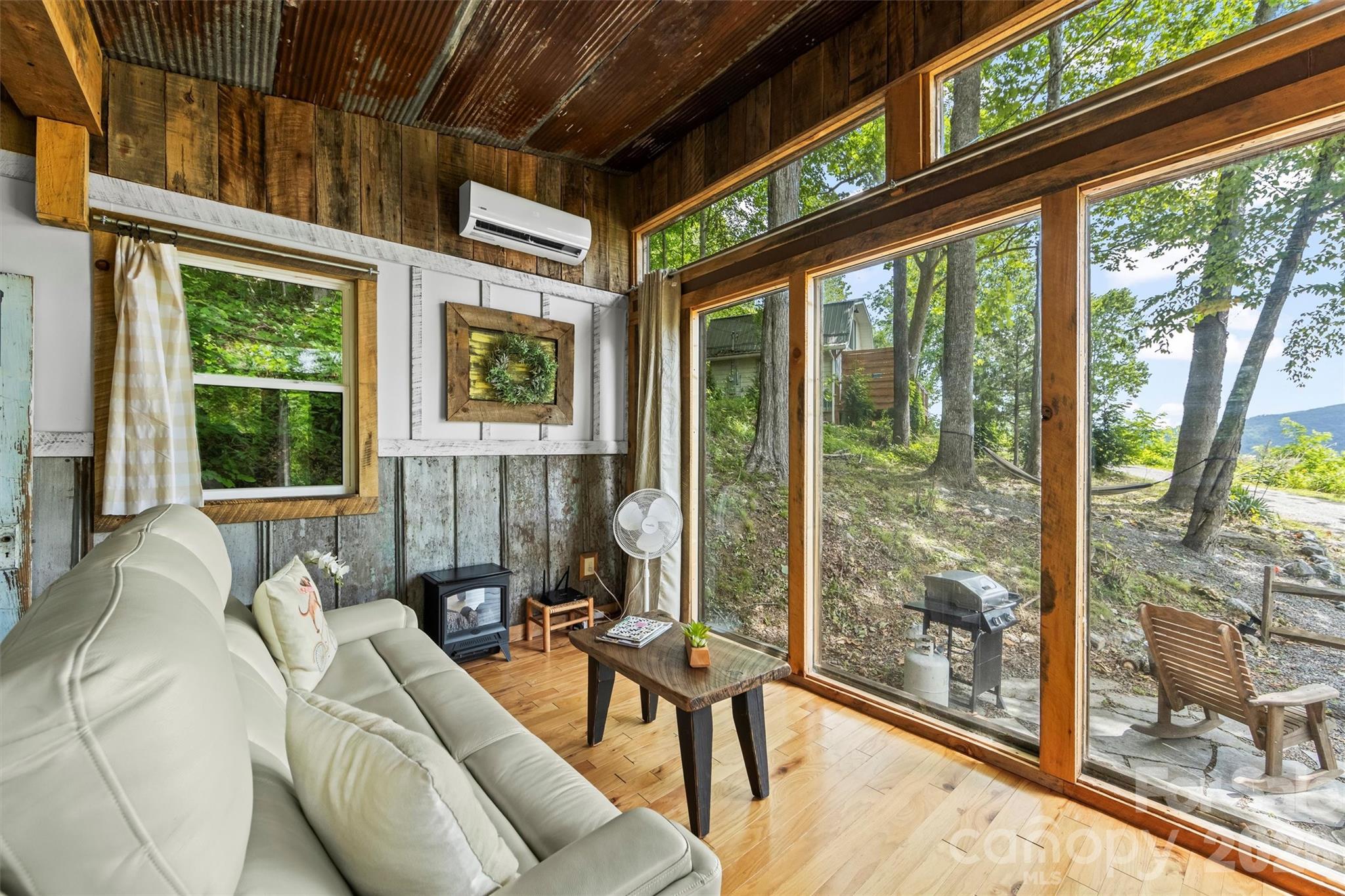 553 Paradise Mountain Road