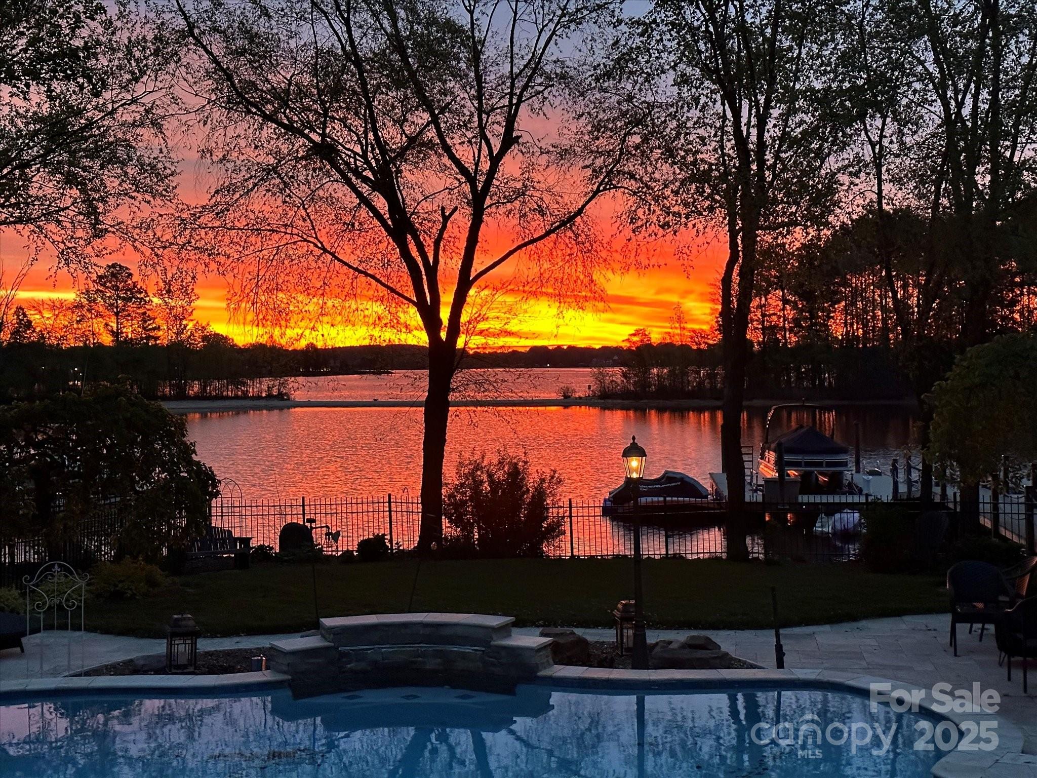 The Peninsula - Residential