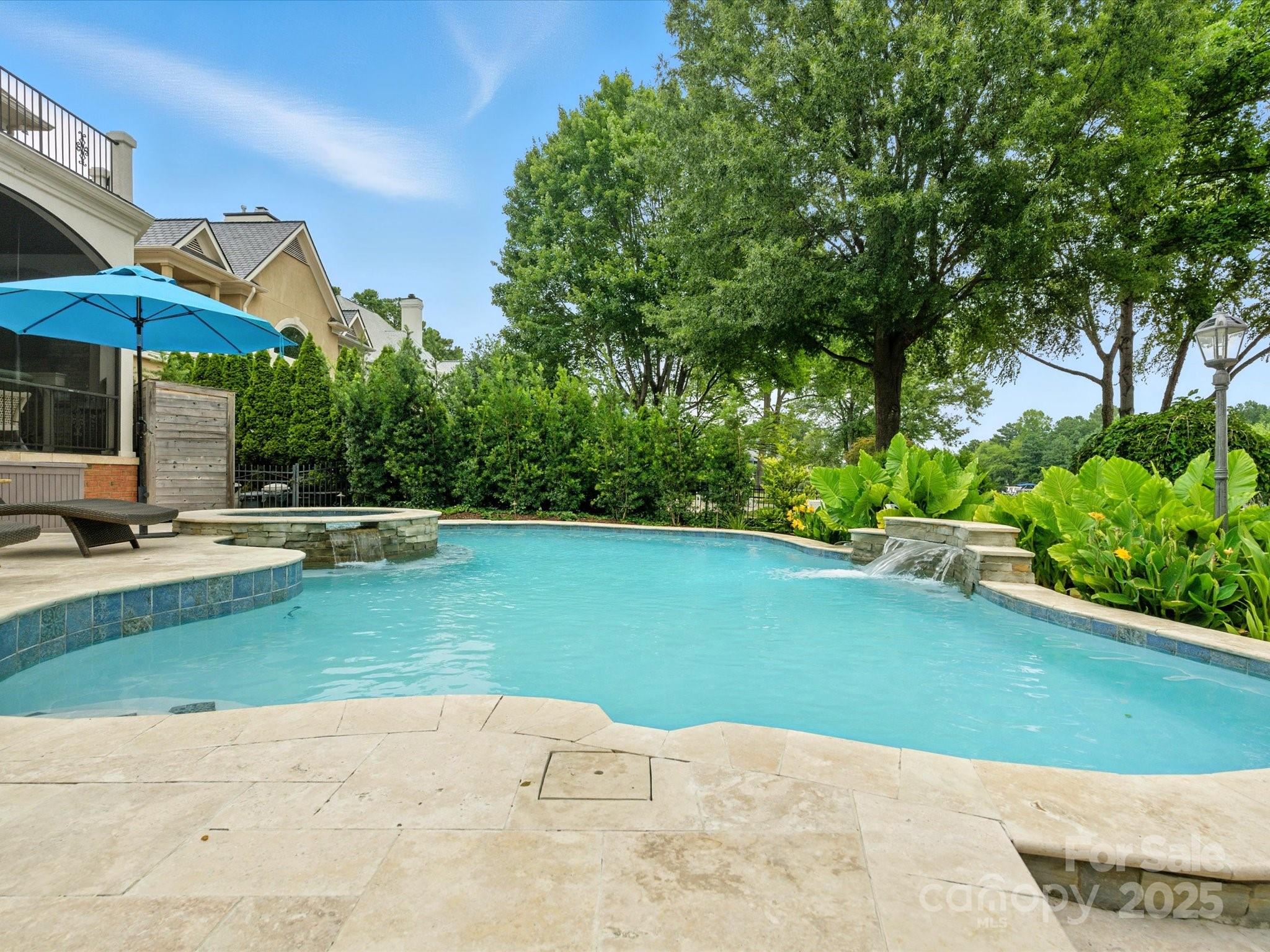 The Peninsula - Residential