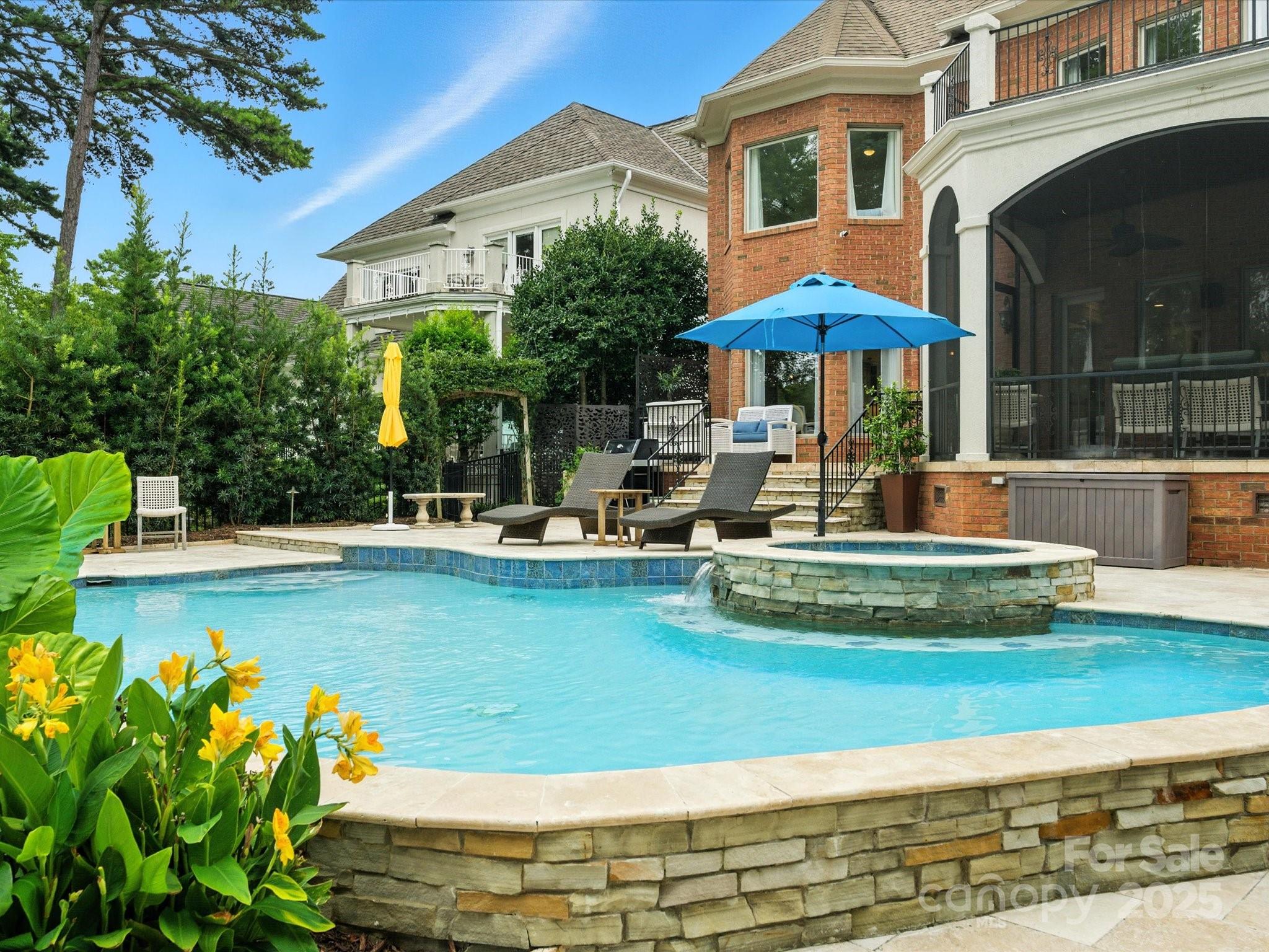 The Peninsula - Residential