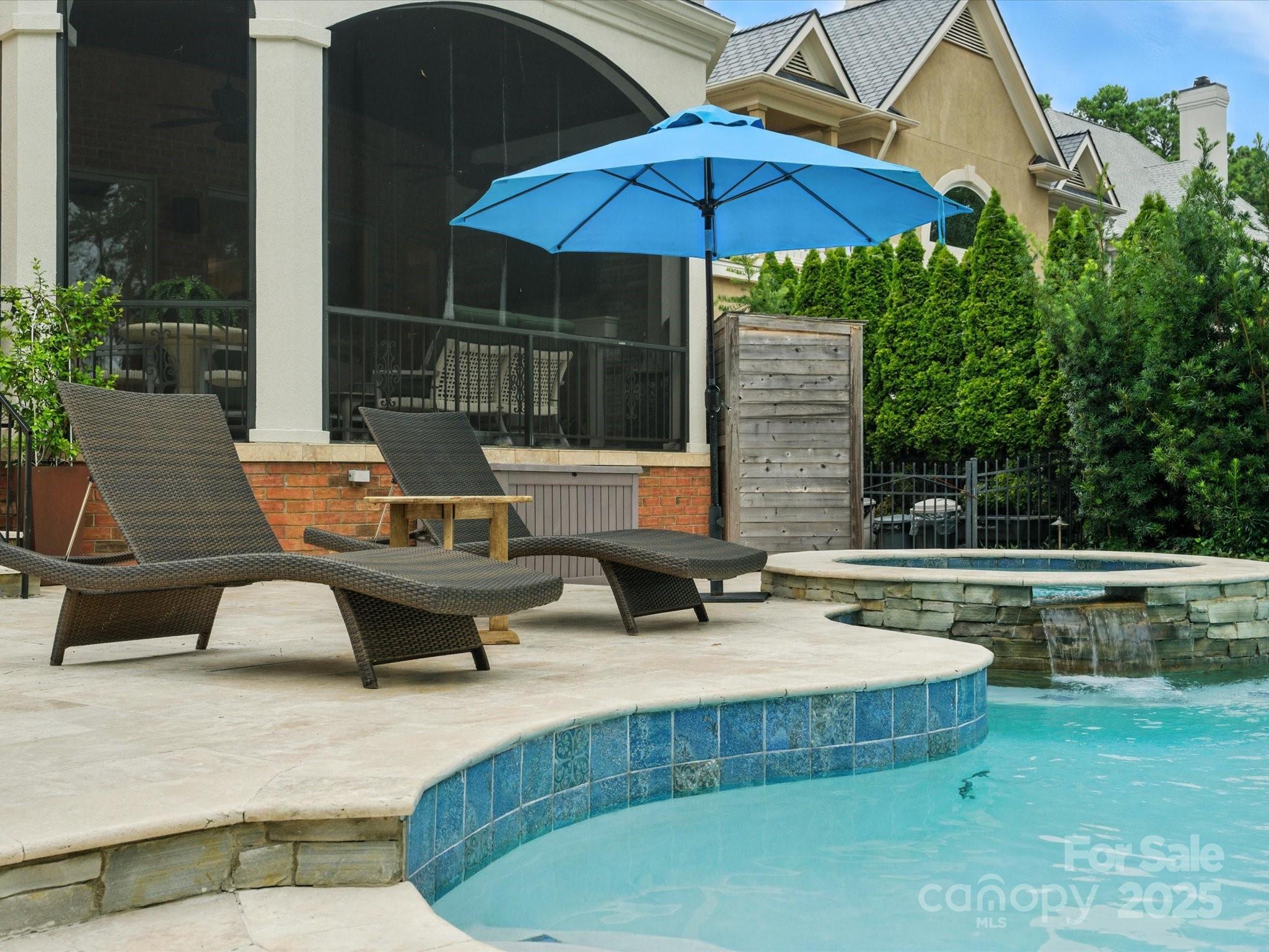 The Peninsula - Residential