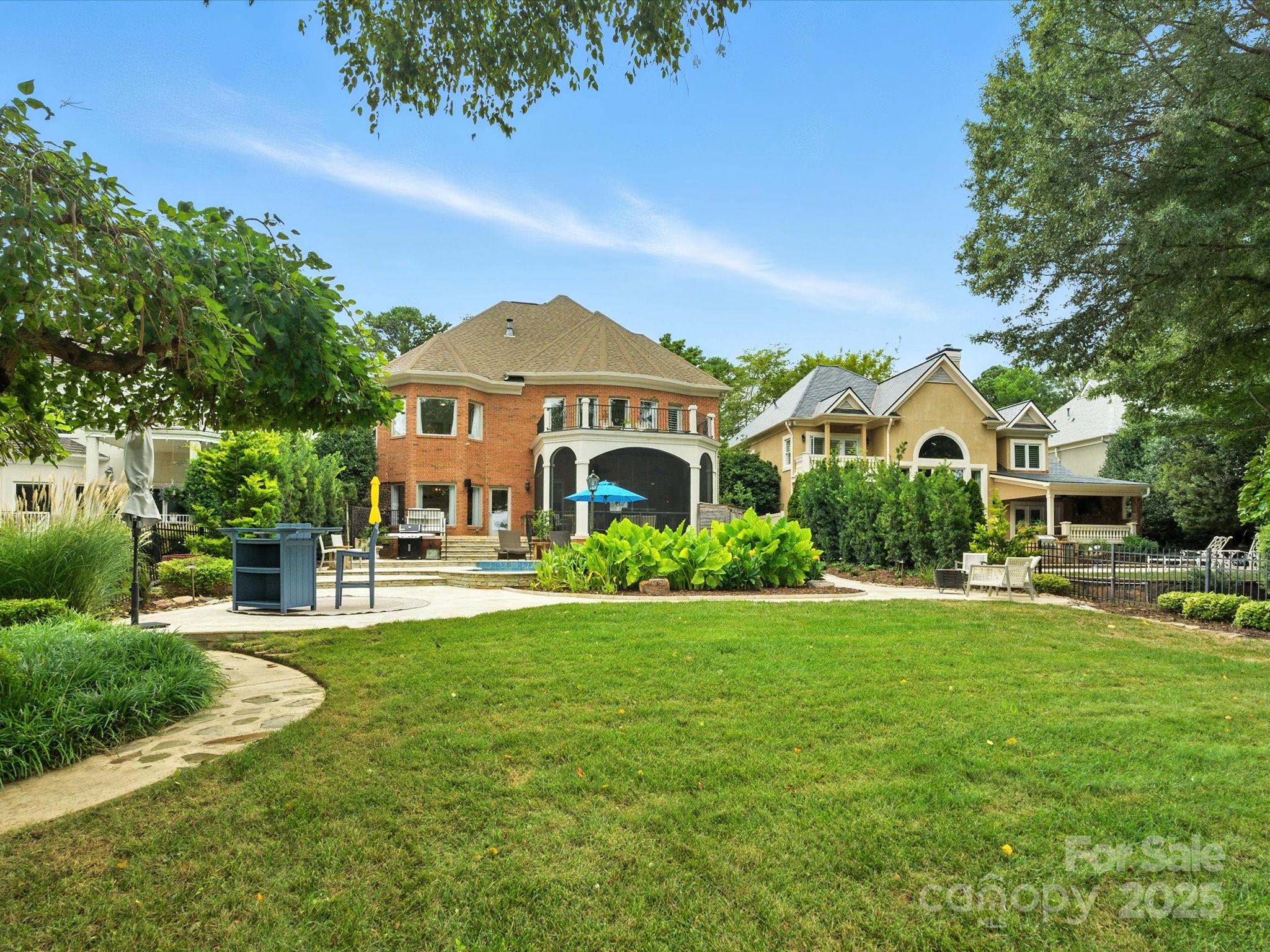 The Peninsula - Residential