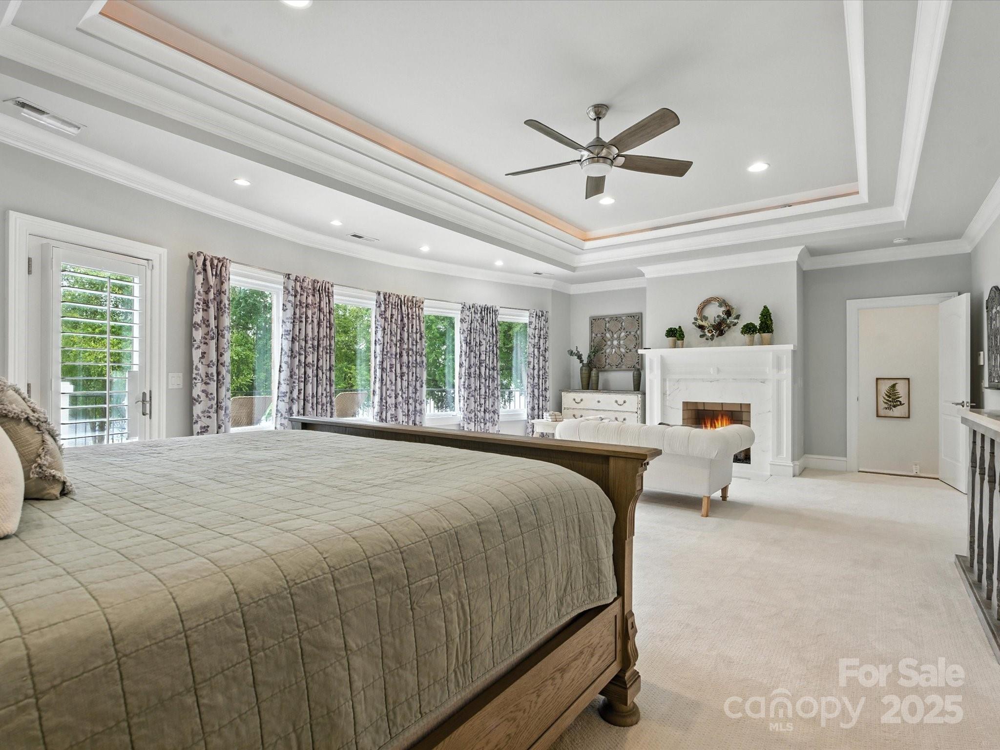 The Peninsula - Residential