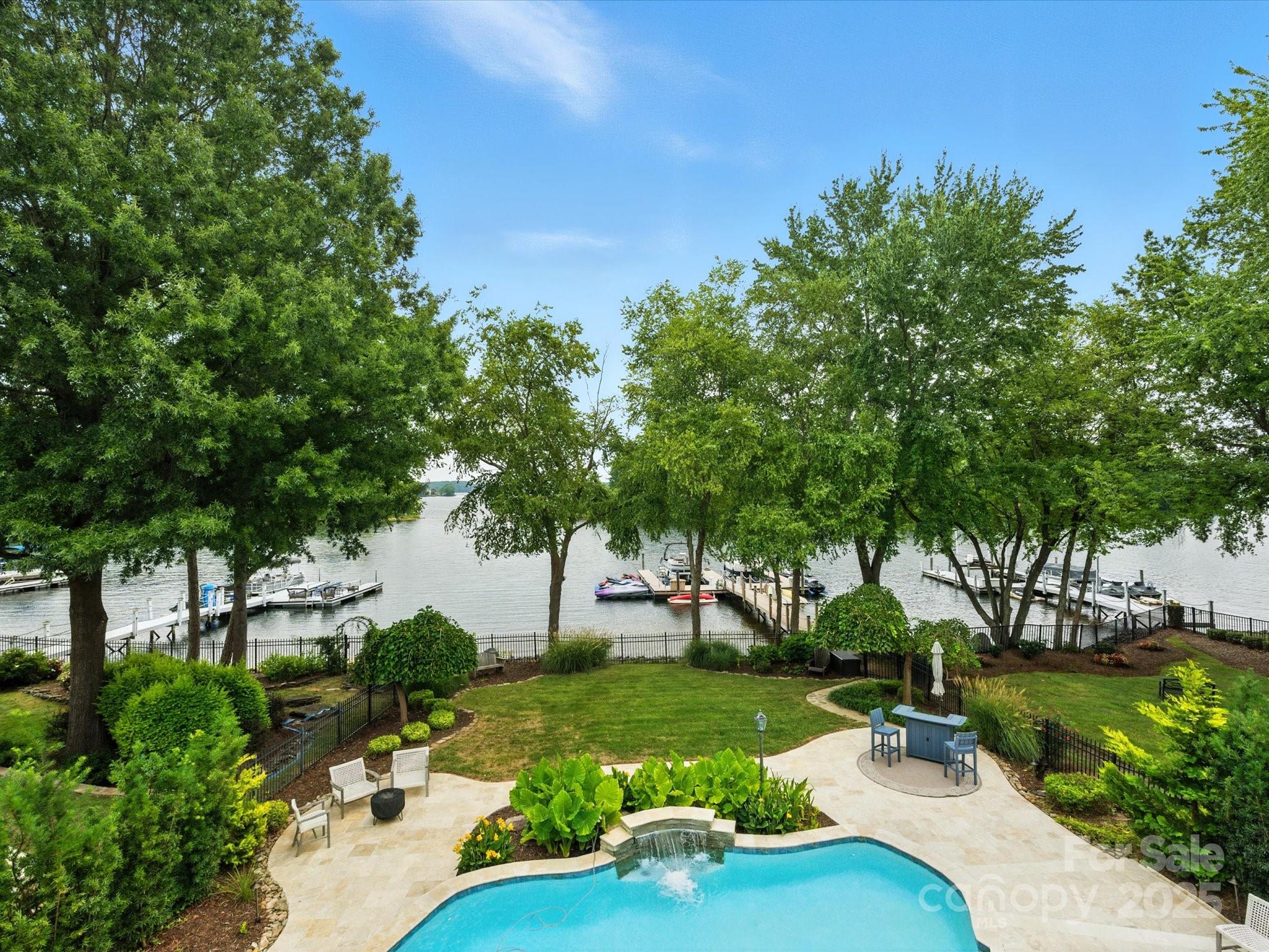 The Peninsula - Residential