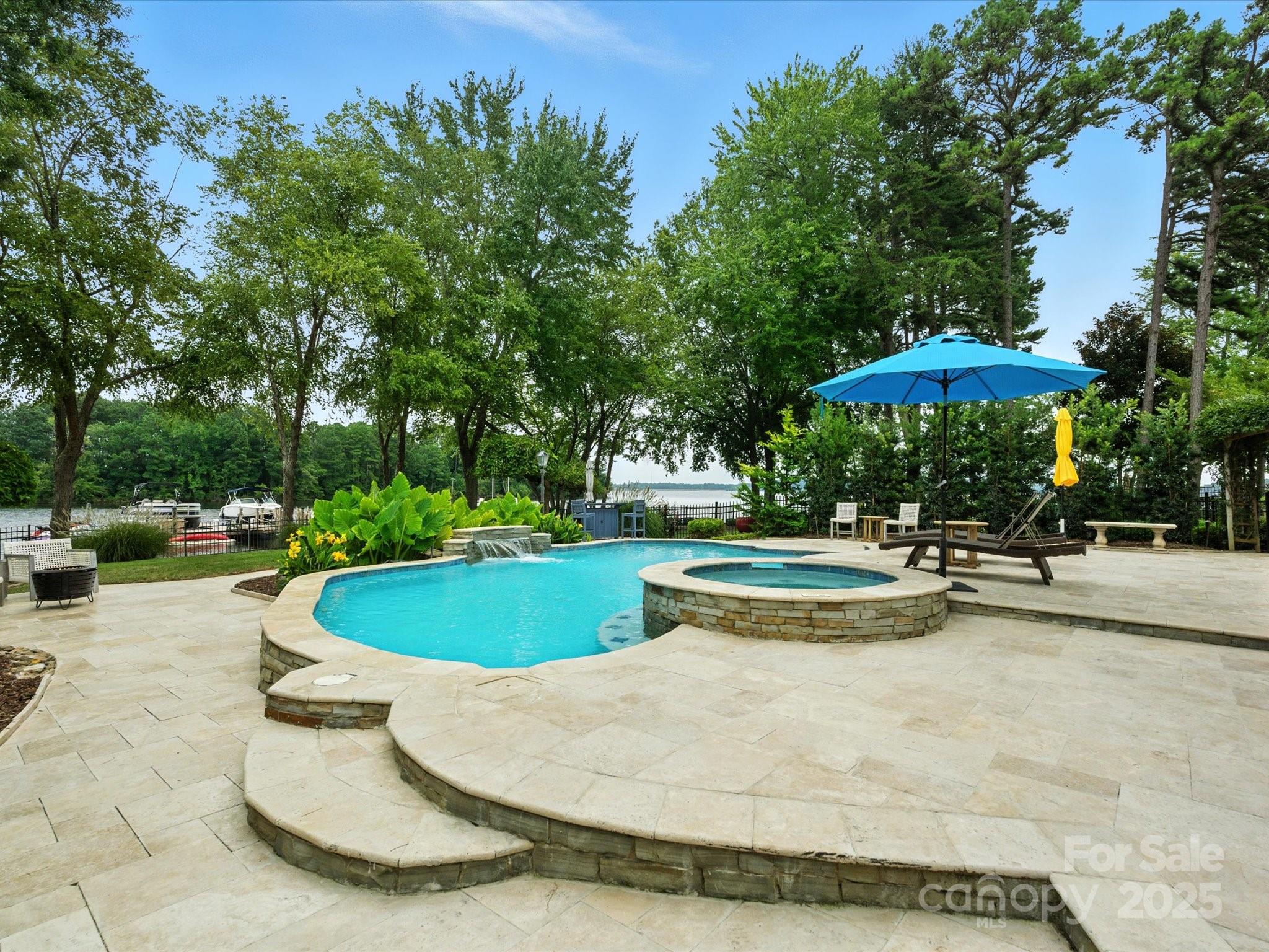 The Peninsula - Residential