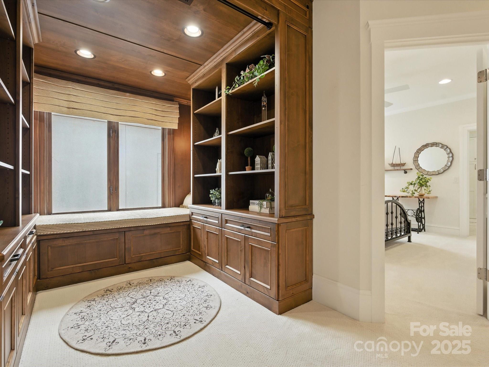 The Peninsula - Residential