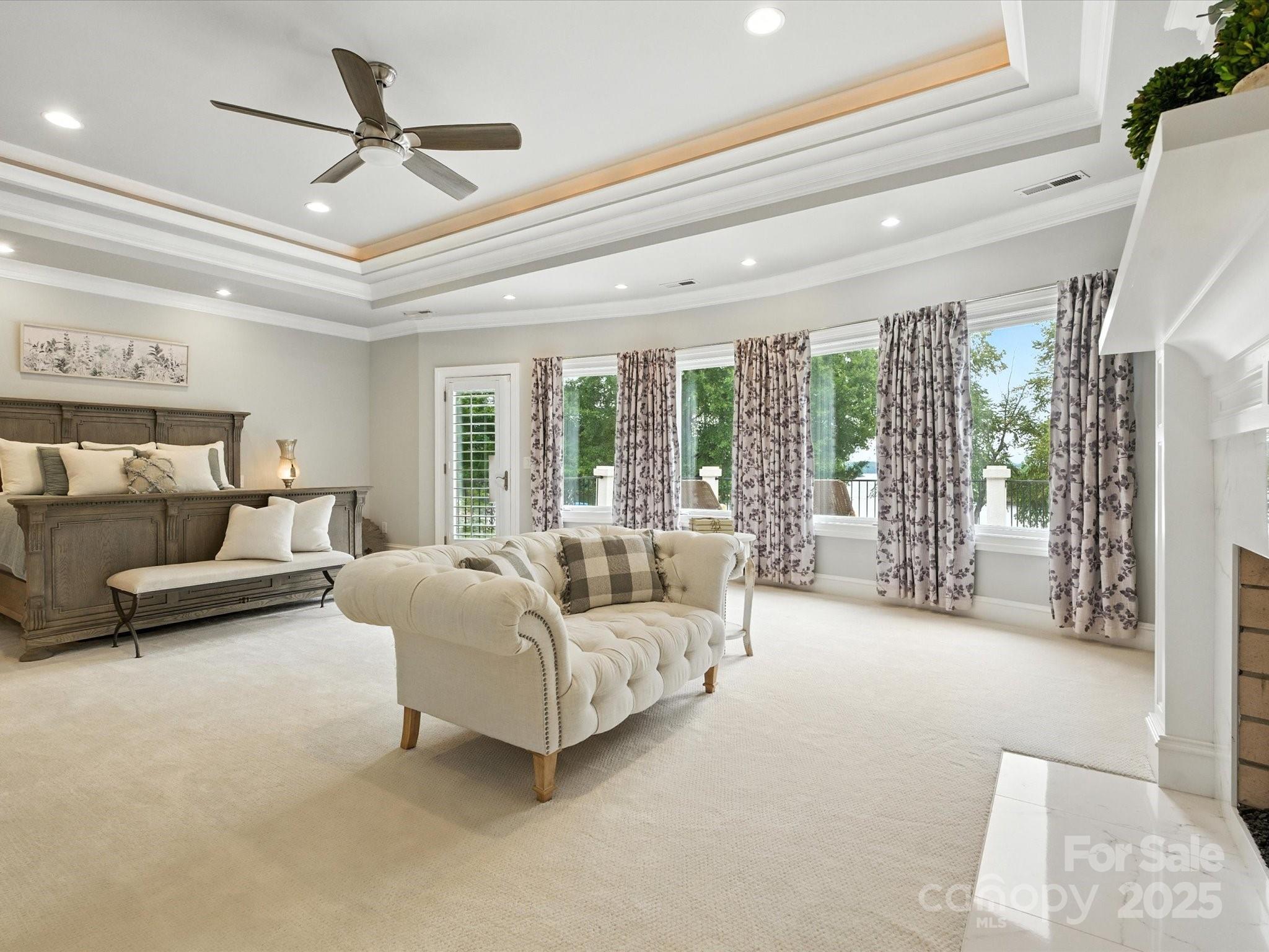 The Peninsula - Residential