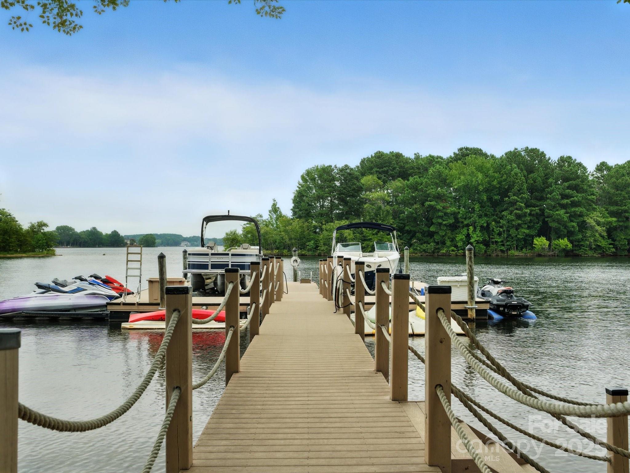 The Peninsula - Residential