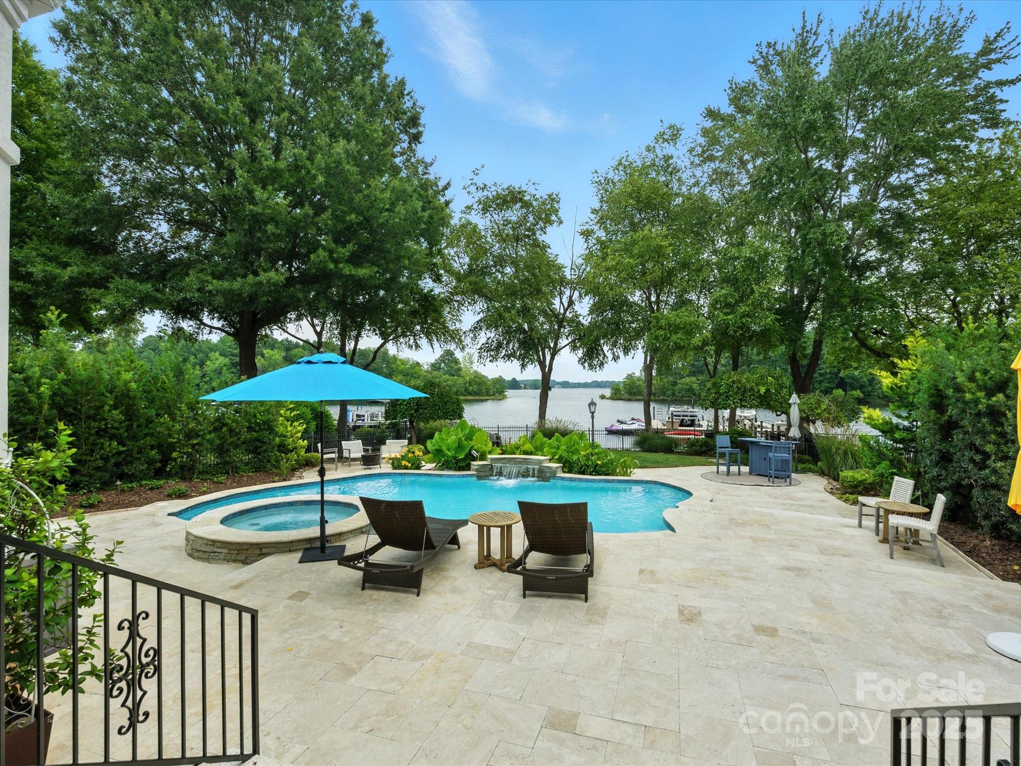 The Peninsula - Residential